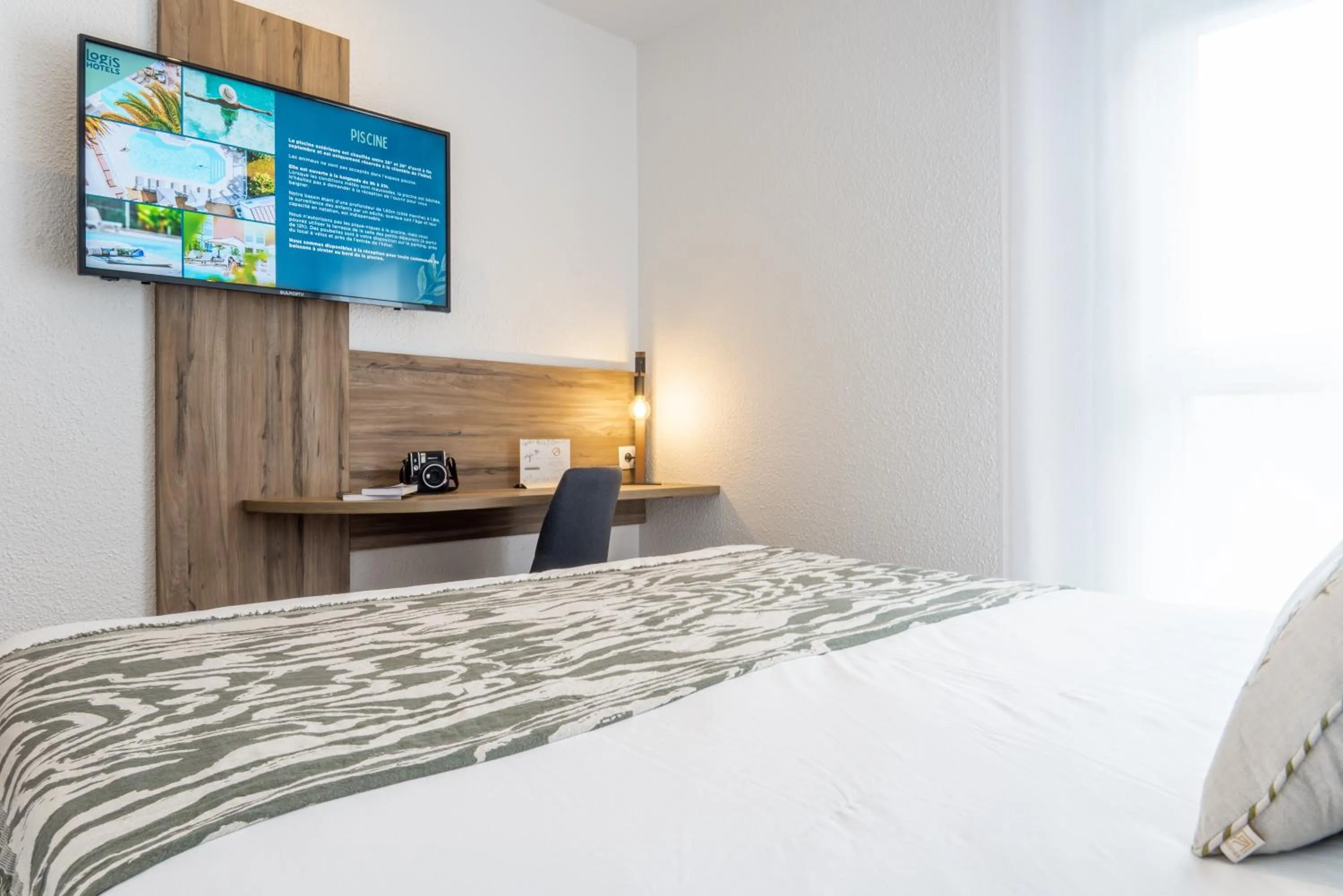 Bed in Hôtel Restaurant La Forestière