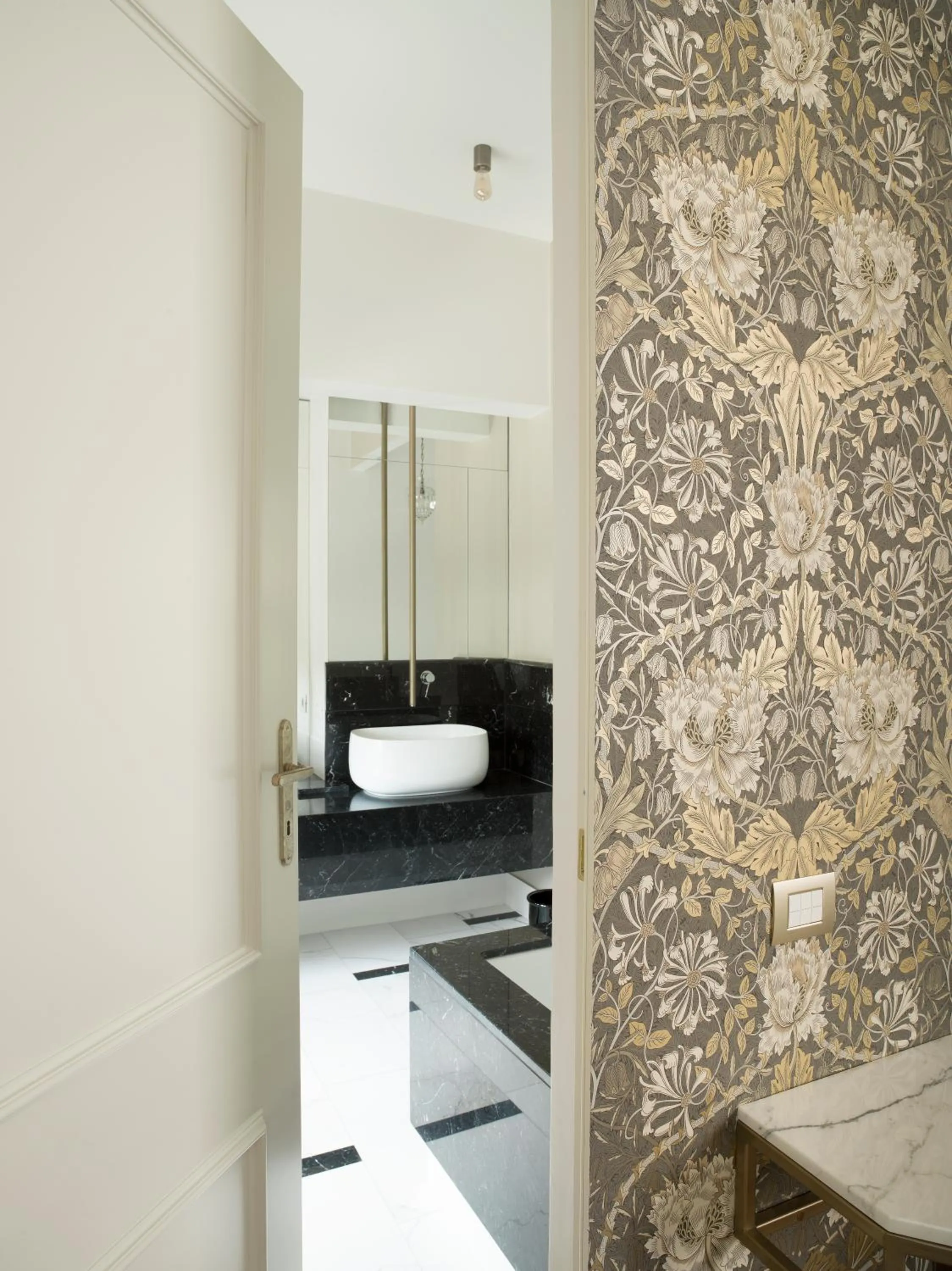 Bathroom, Bed in Villa Corallo