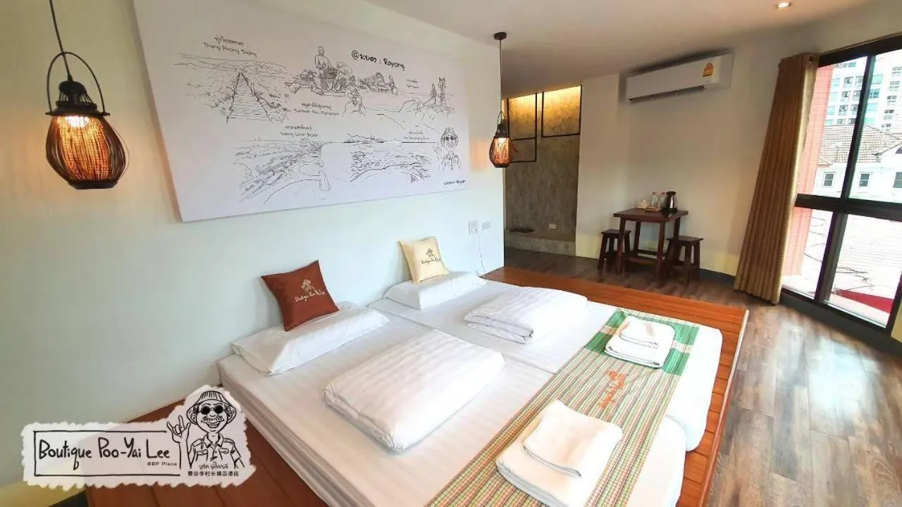 Bed in Boutique Poo-Yai Lee