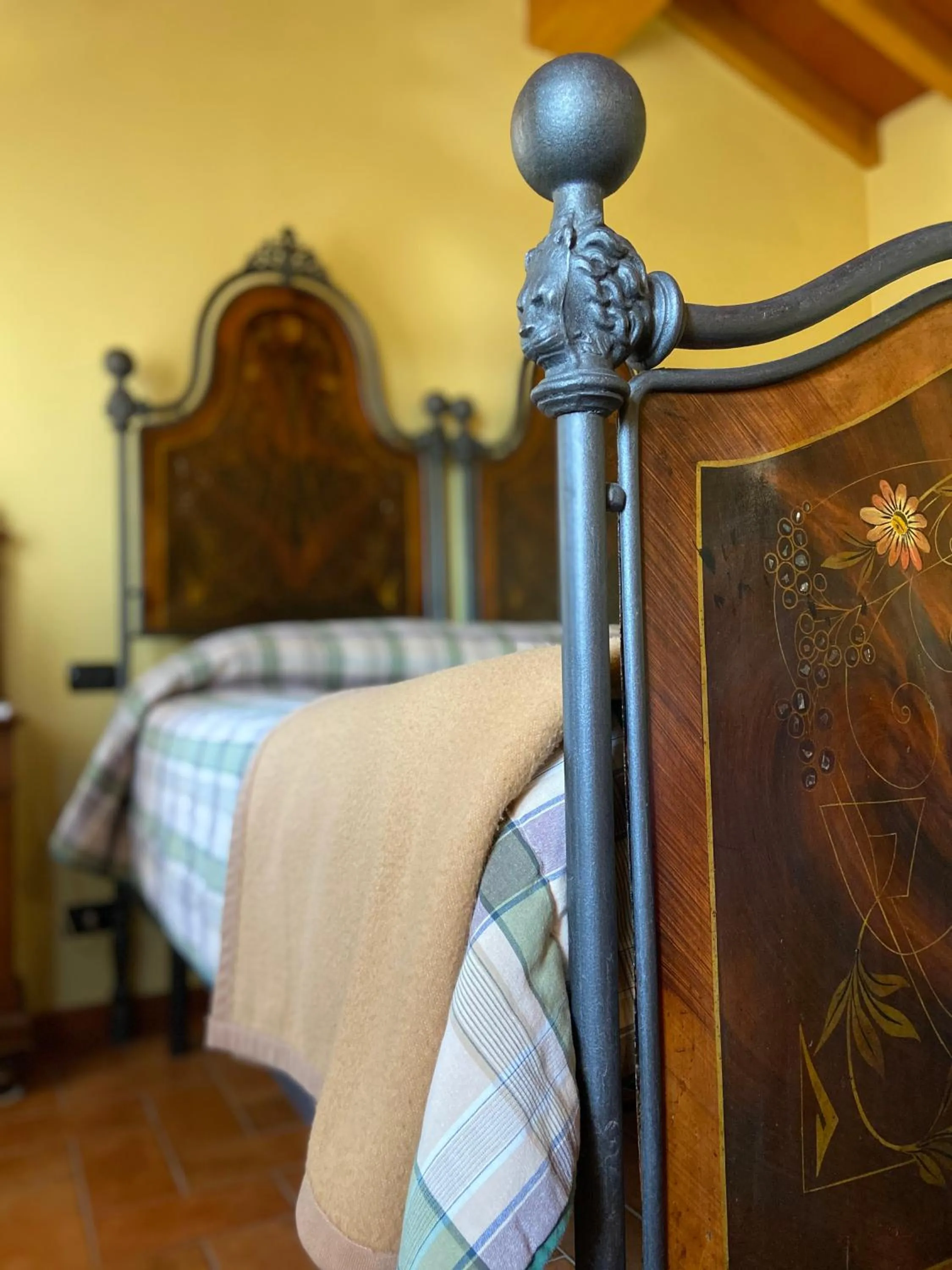 Bed in RELAIS ANTICA CORTE AL MOLINO - Adults Only