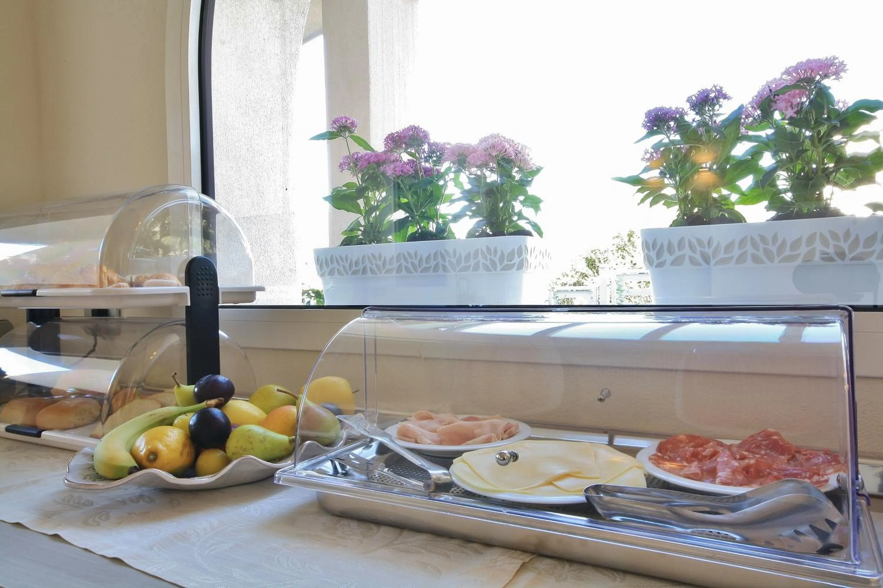 Breakfast in New Ca'Mea