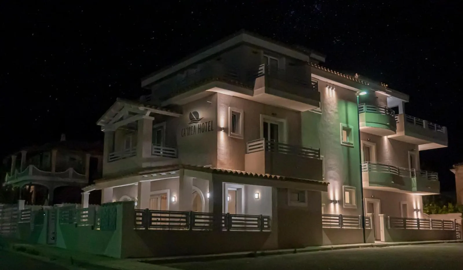 Property building in New Ca'Mea