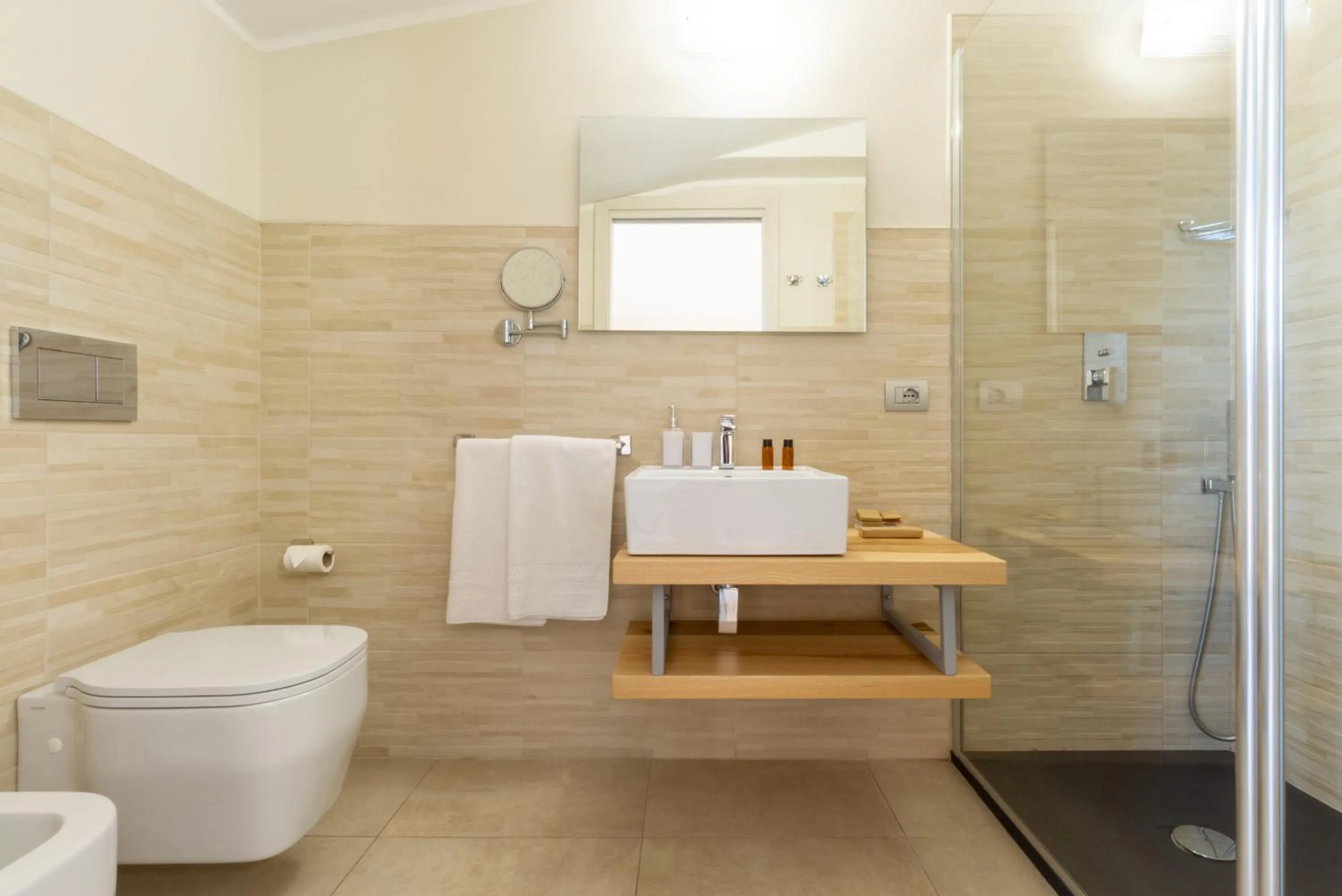 Shower in New Ca'Mea