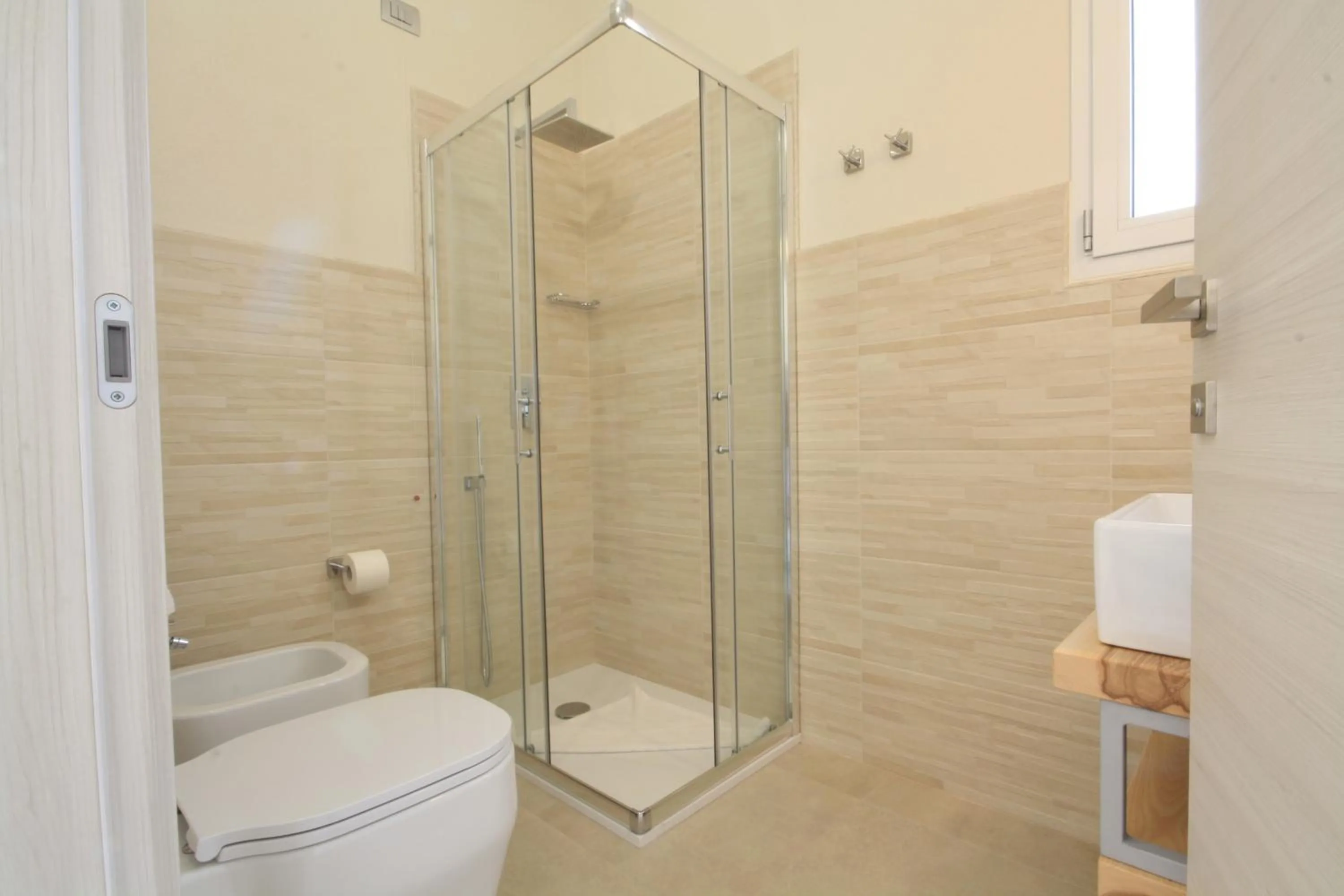 Shower in New Ca'Mea