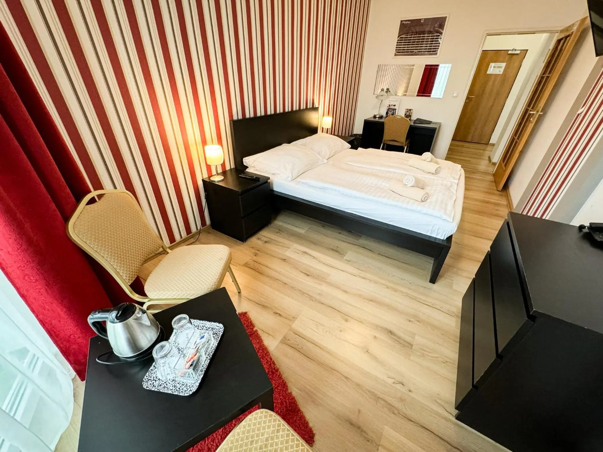 Photo of the whole room, Bed in Hotel Modena