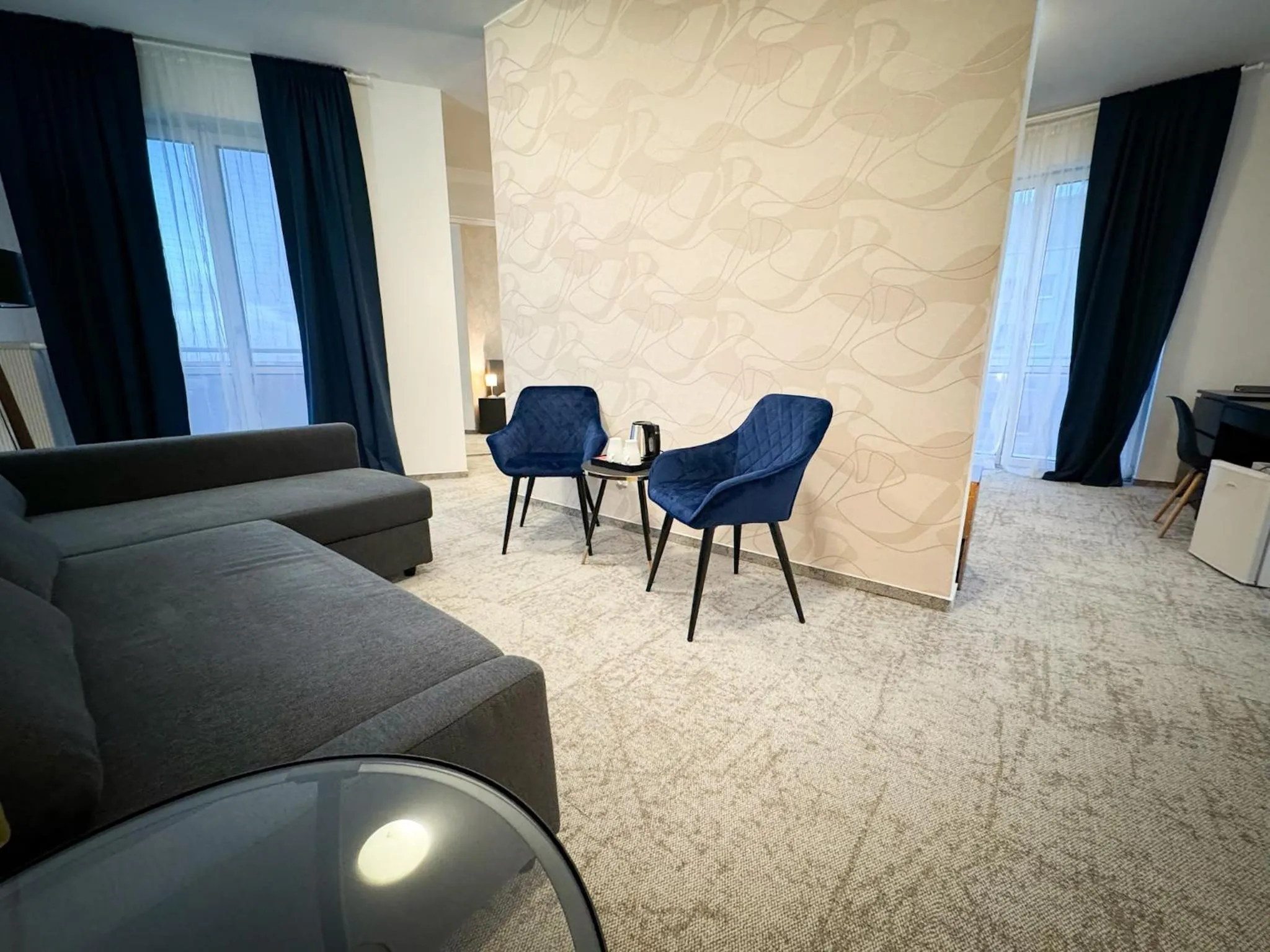 Seating area in Hotel Modena