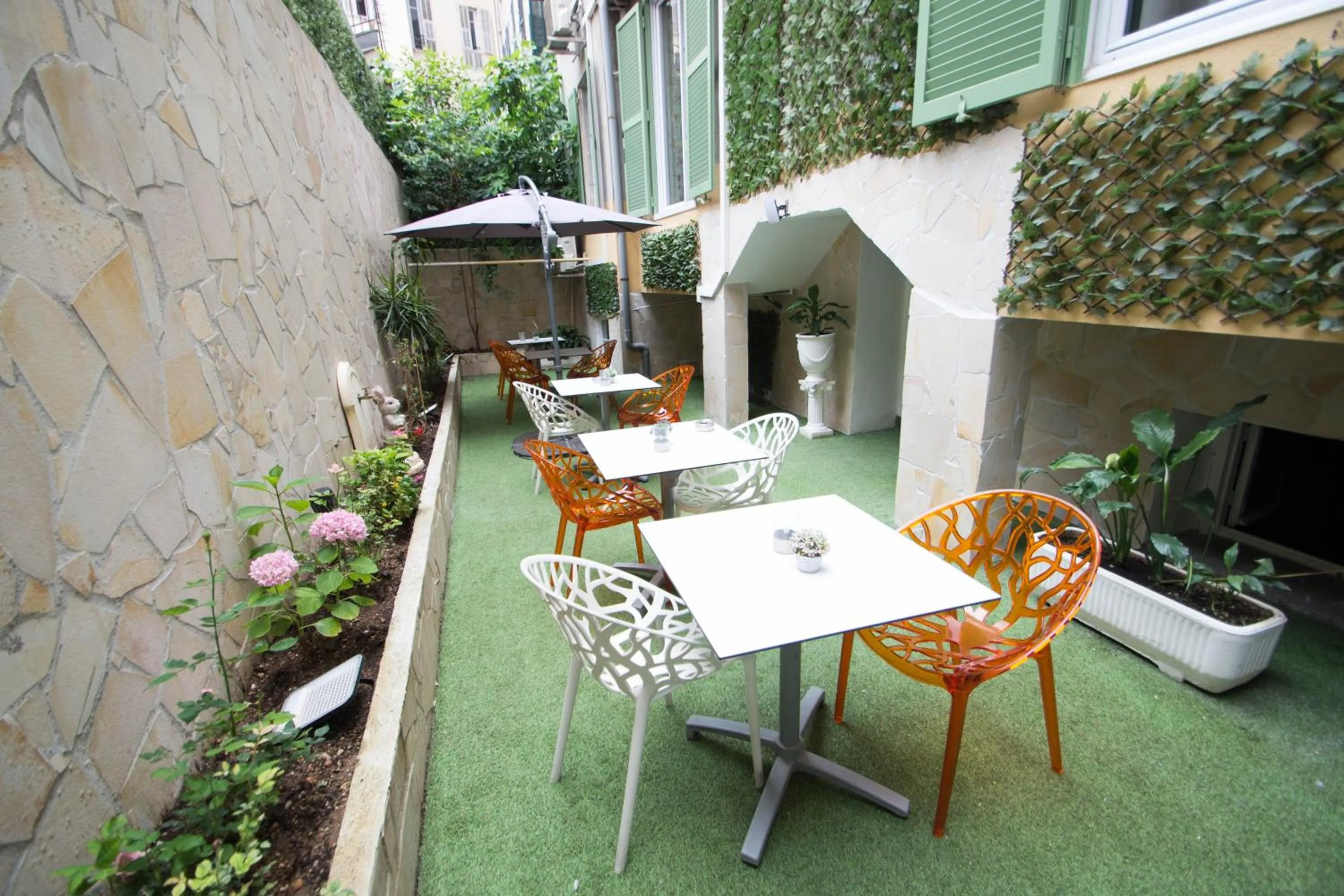 Garden in Hôtel Parisien