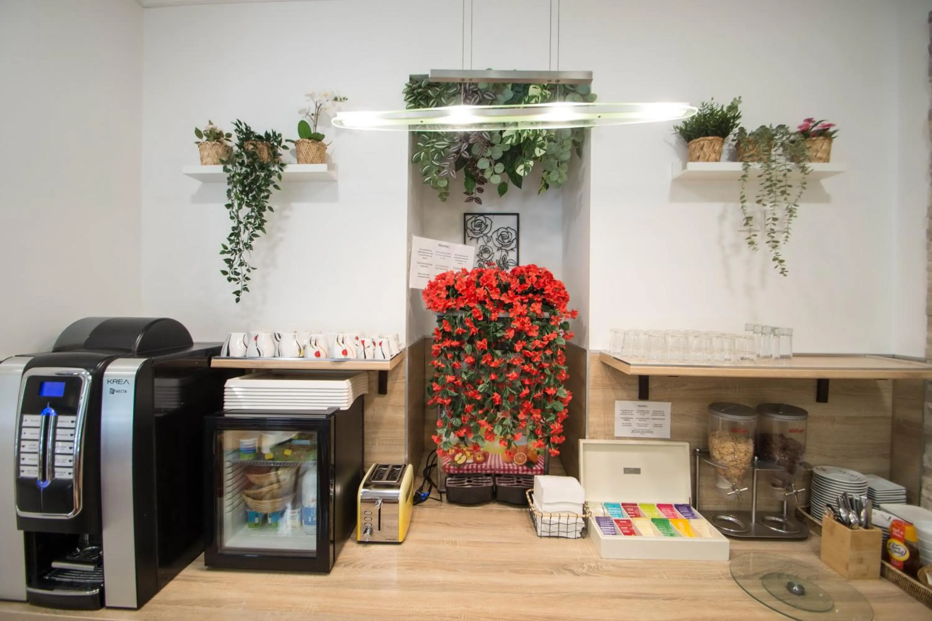 Buffet breakfast in Hôtel Parisien