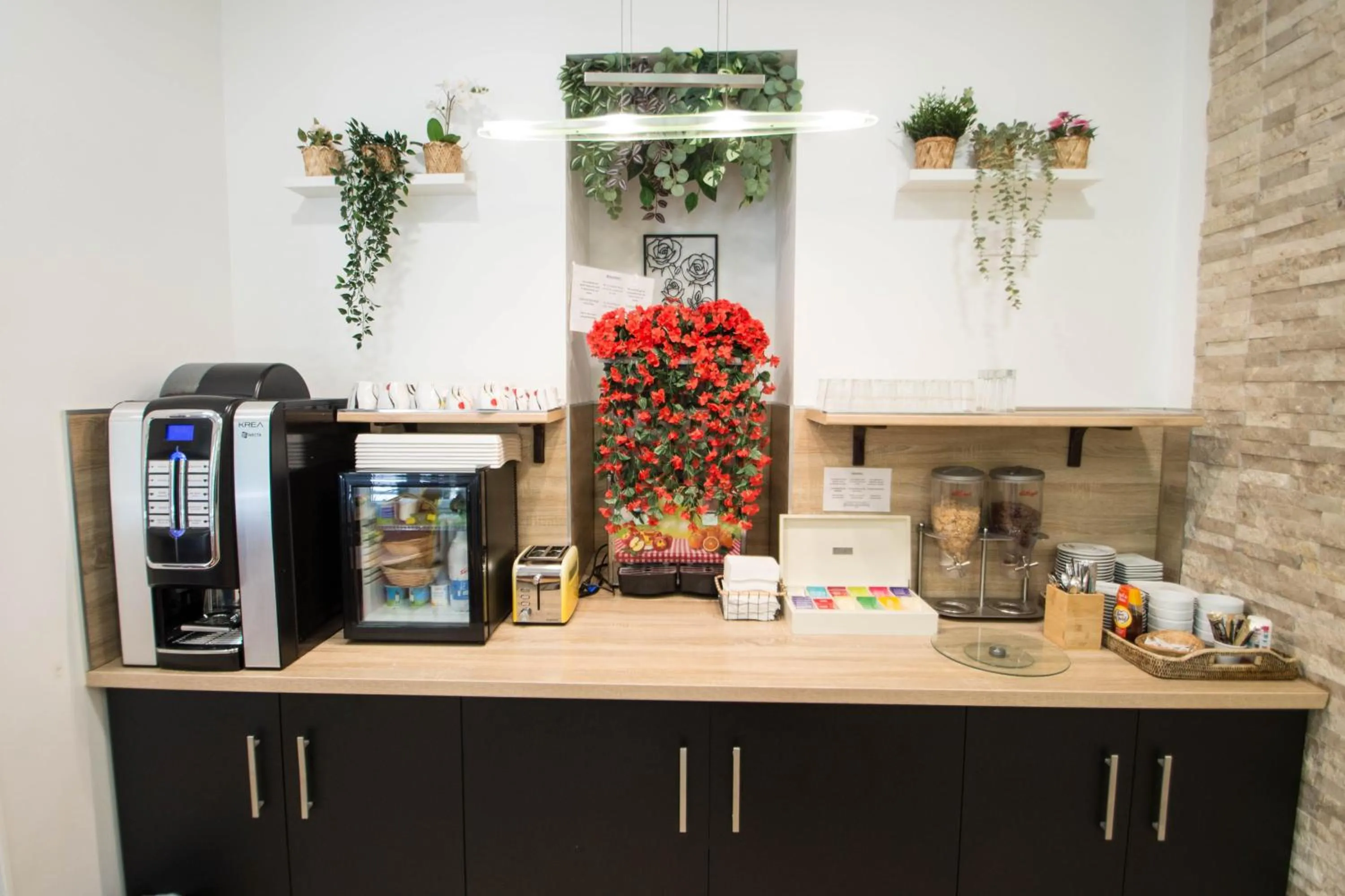 Buffet breakfast in Hôtel Parisien