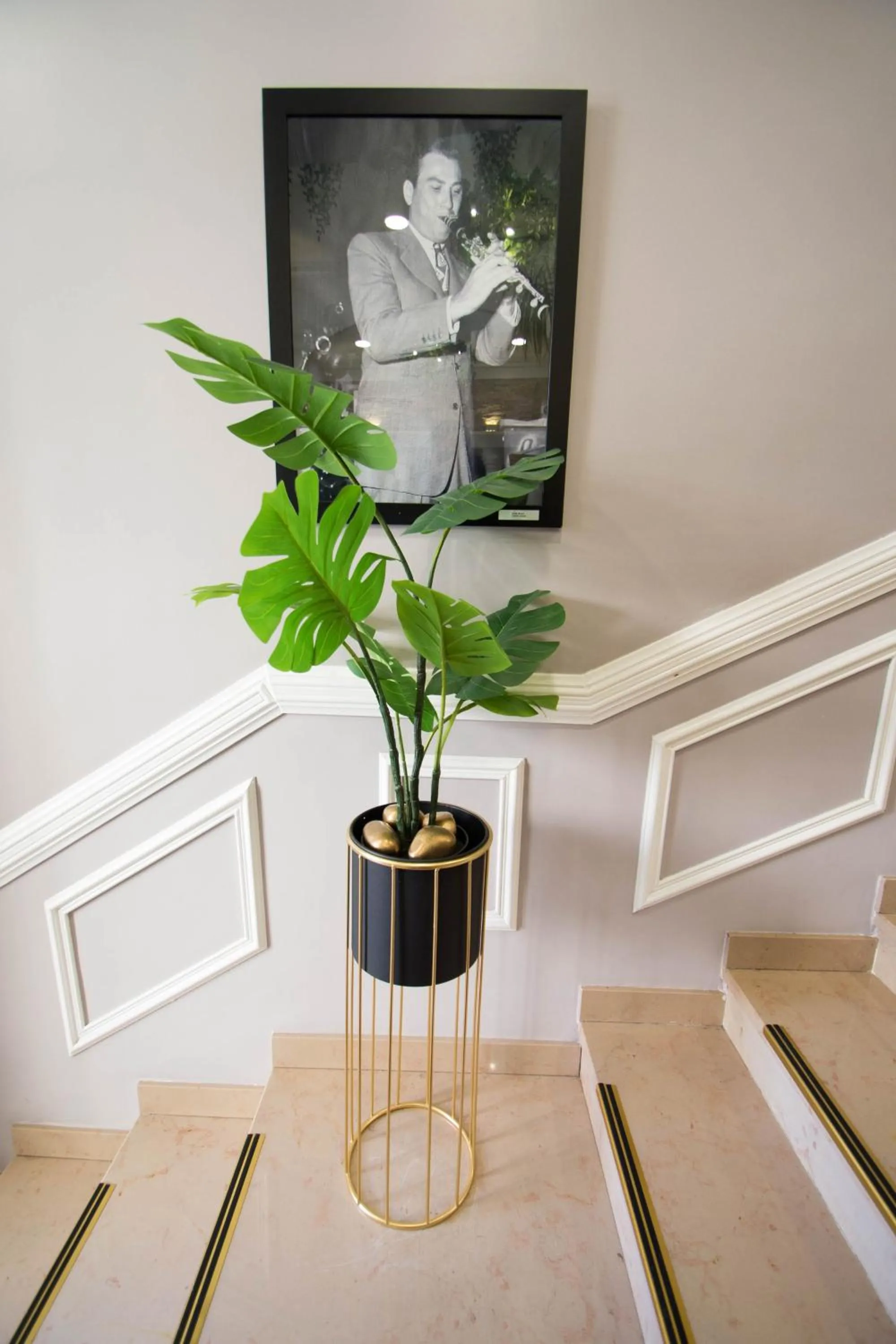 Facade/entrance in Hôtel Parisien