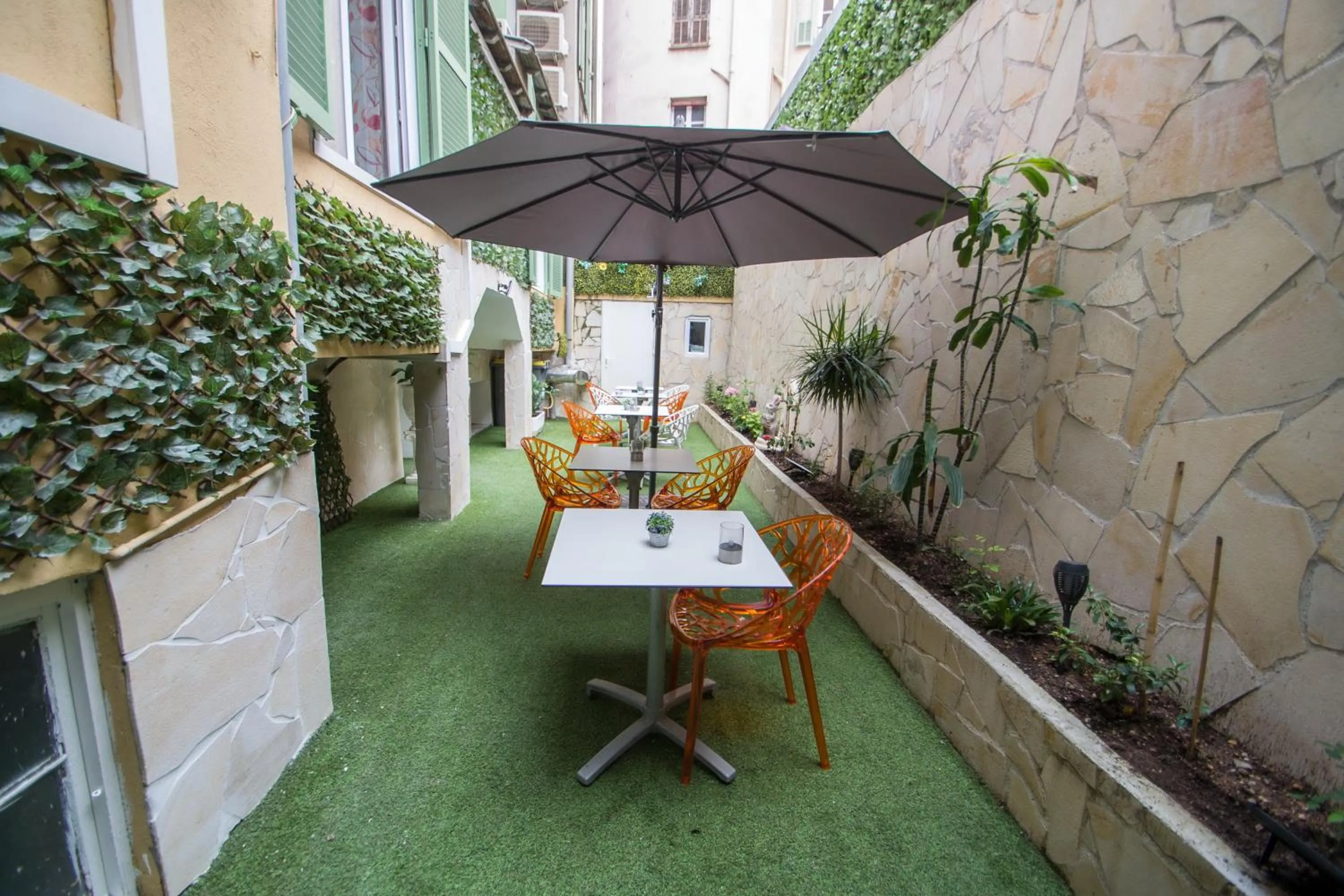 Garden in Hôtel Parisien