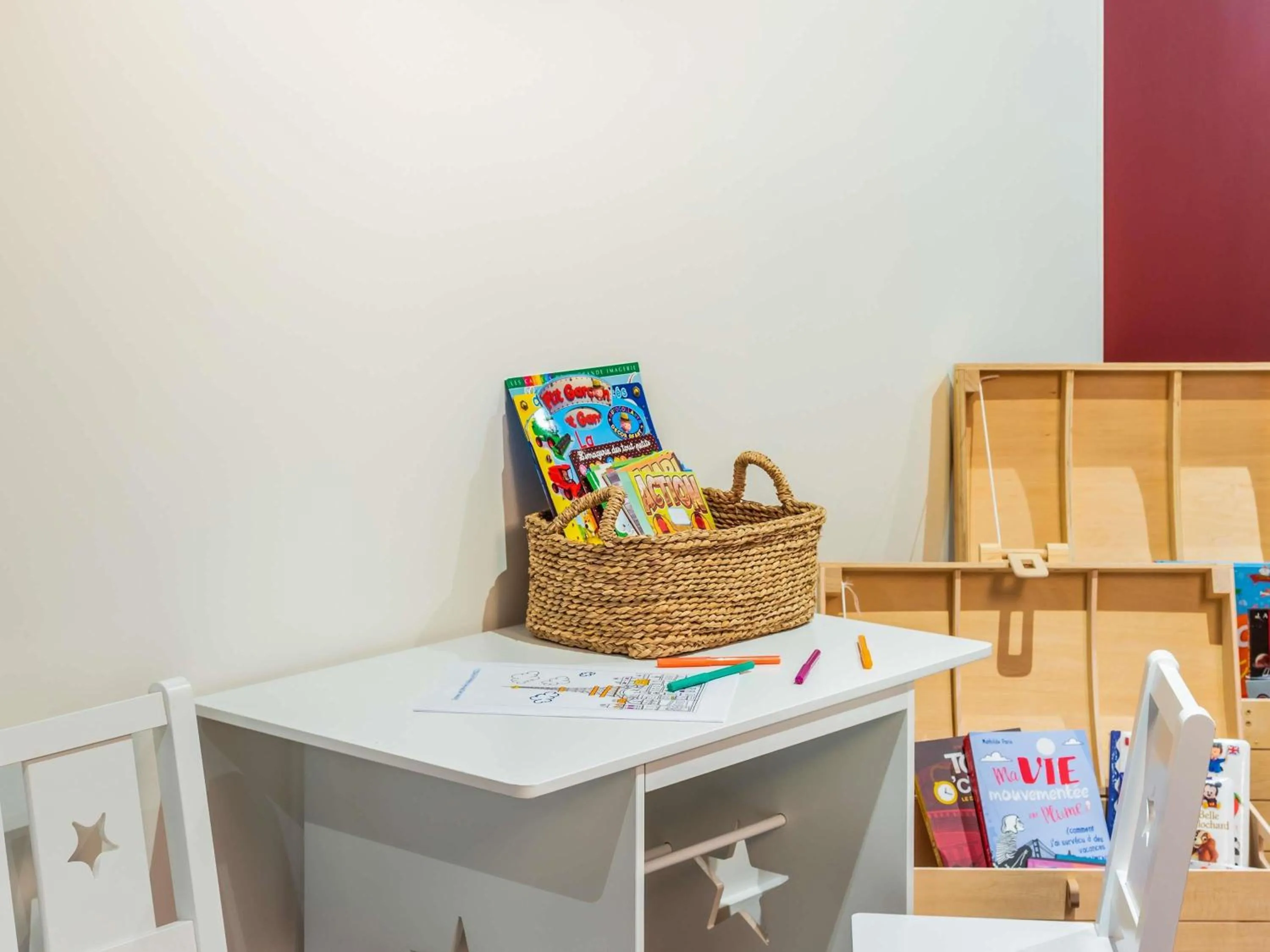 Property building in Aparthotel Adagio Paris Haussmann Champs Elysées