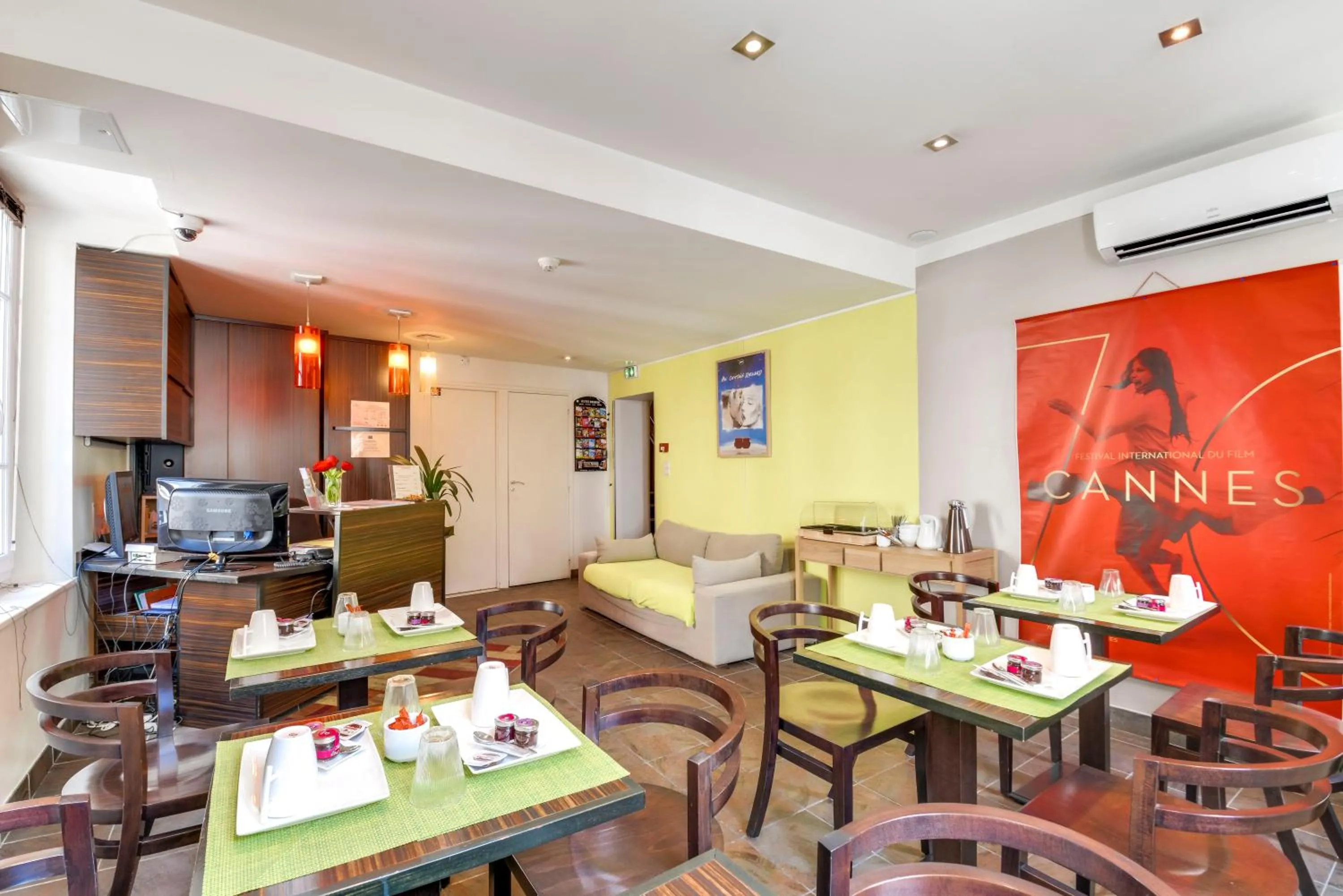 Dining area in Hotel Le Mistral