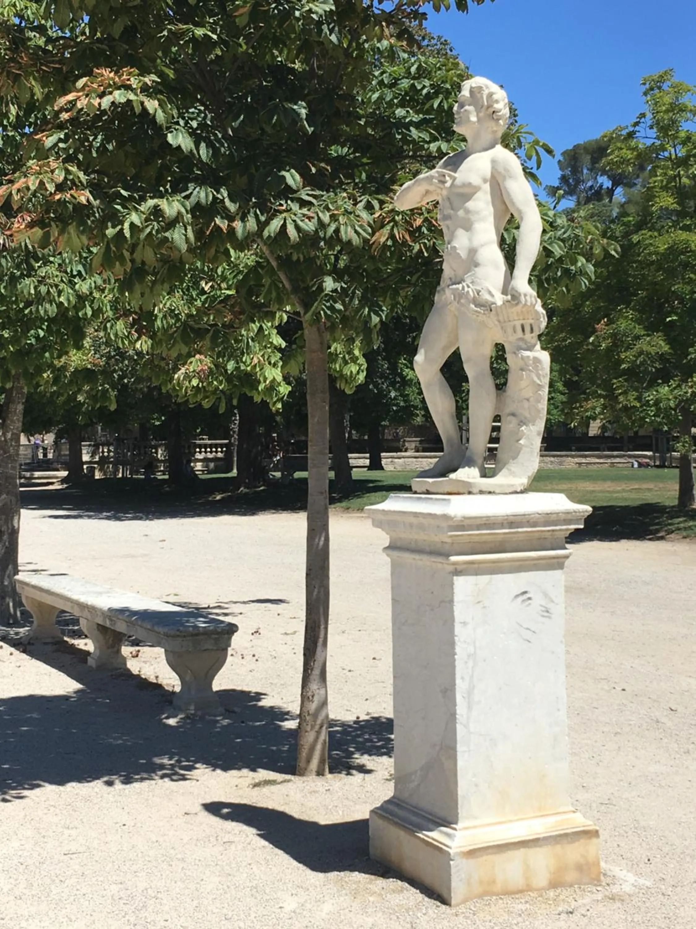 Property building in La Chambre Haute et son jardin dans les hauteurs de Nîmes