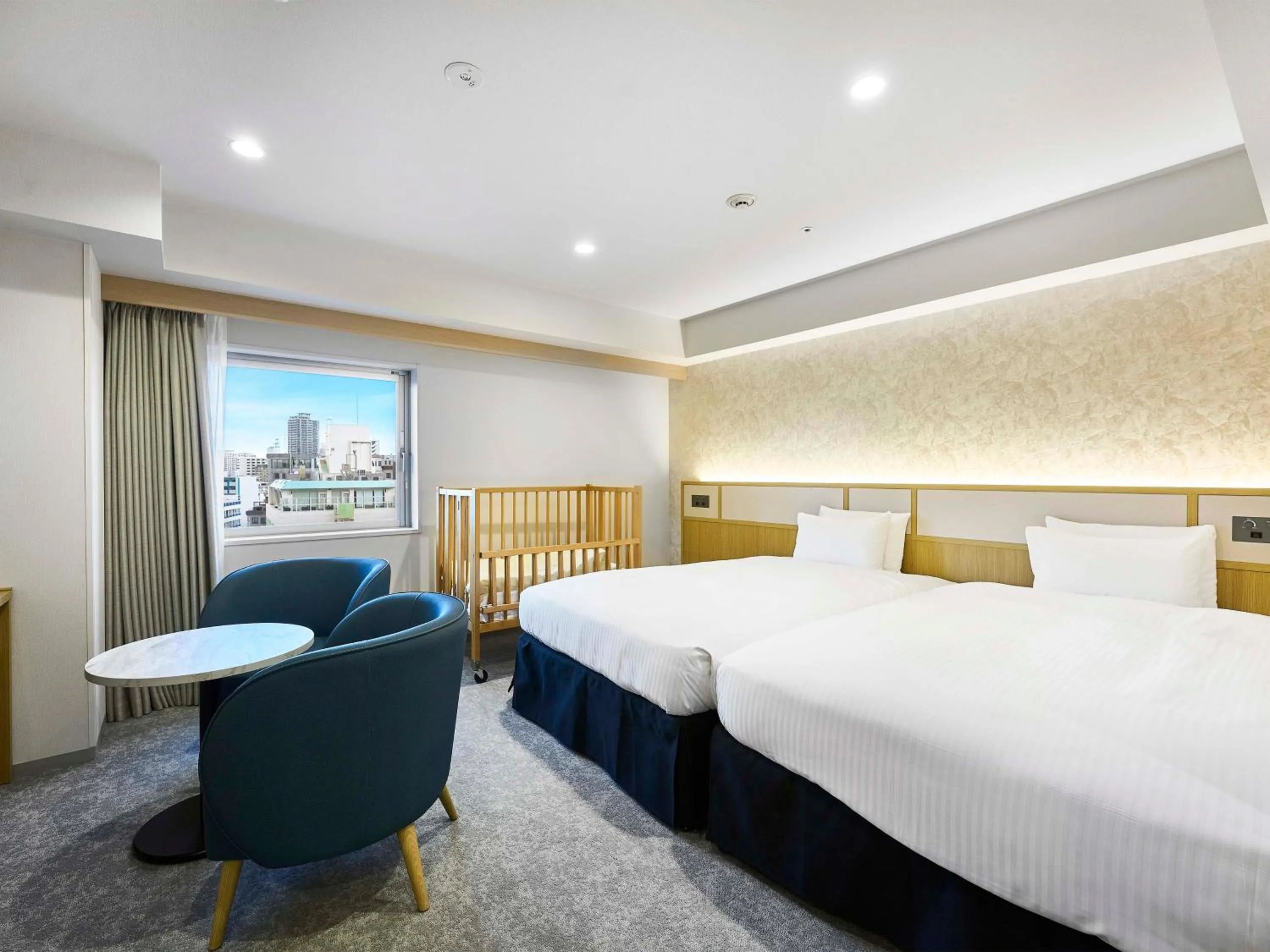 cot, Bed in Daiwa Roynet Hotel Naha Kokusaidori