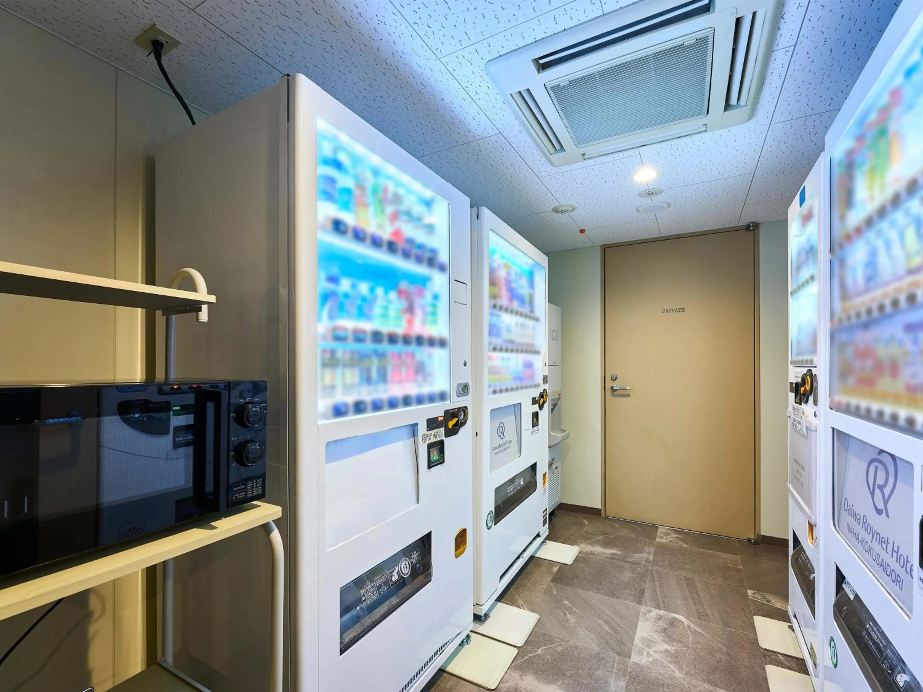vending machine in Daiwa Roynet Hotel Naha Kokusaidori