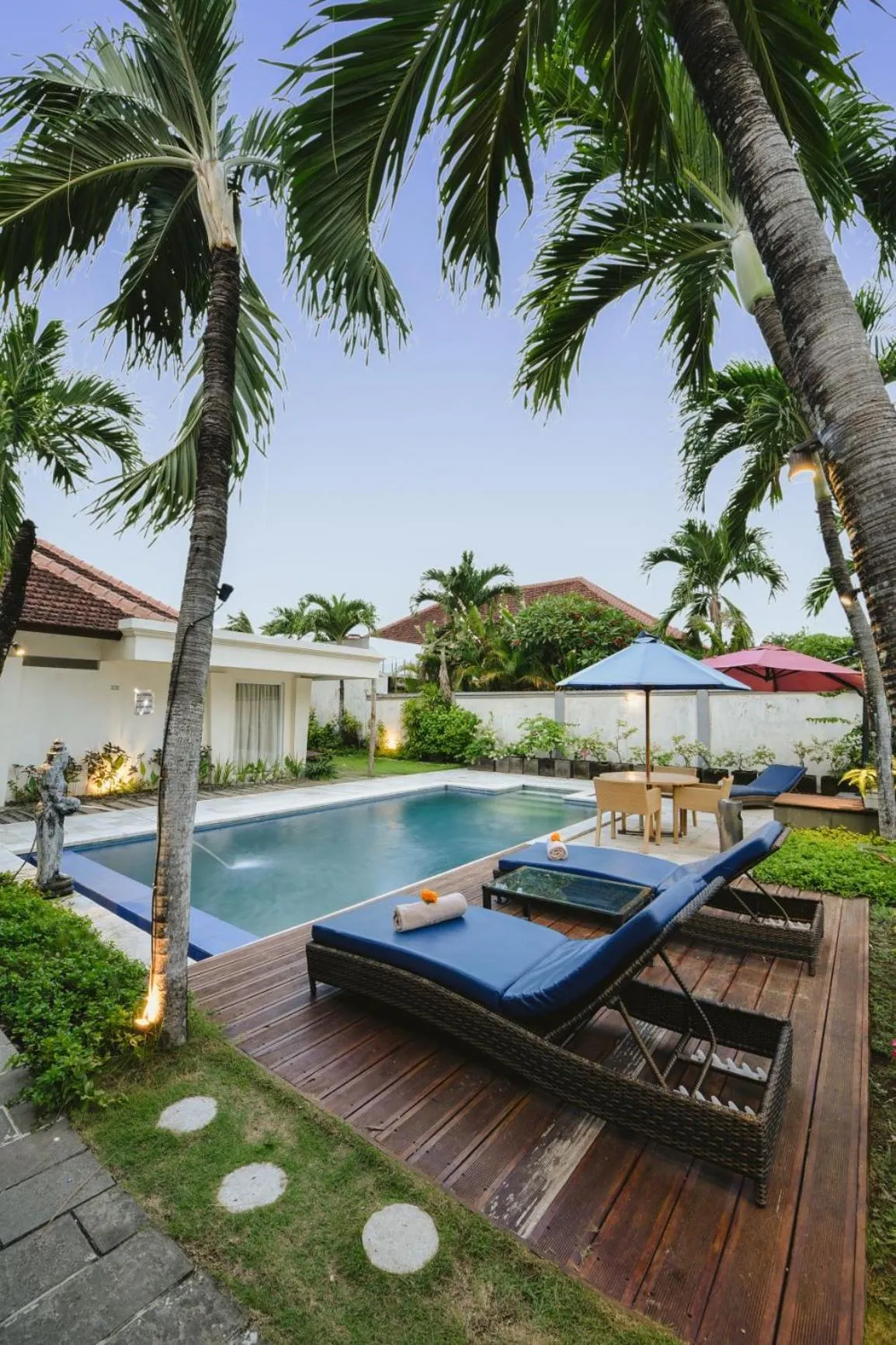 Swimming pool in Bali Breezz Hotel