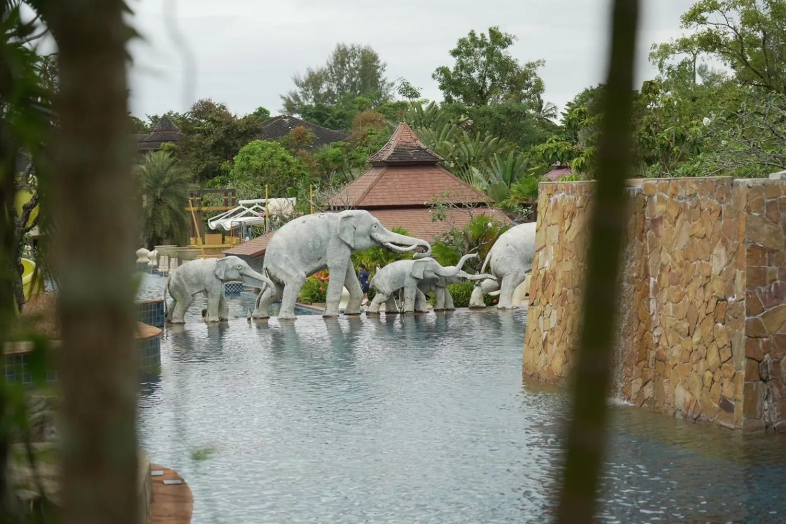 Swimming pool in Seaview Resort Khao Lak - SHA Plus