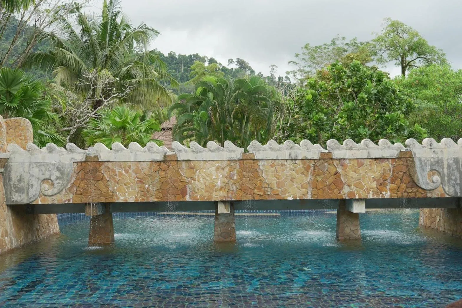 Swimming pool in Seaview Resort Khao Lak - SHA Plus