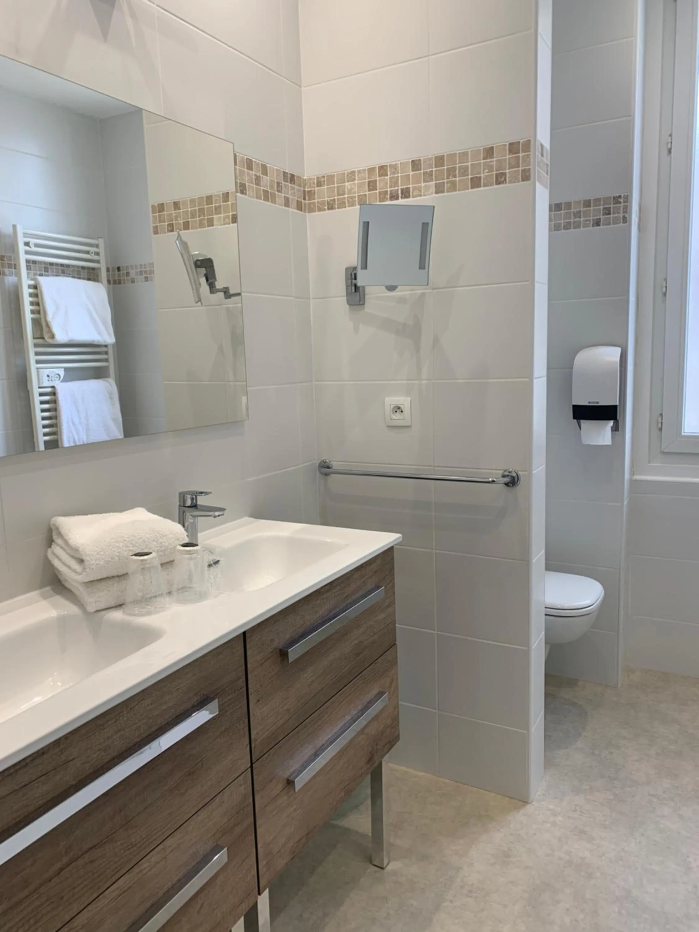 Bathroom in Hôtel Beau Rivage