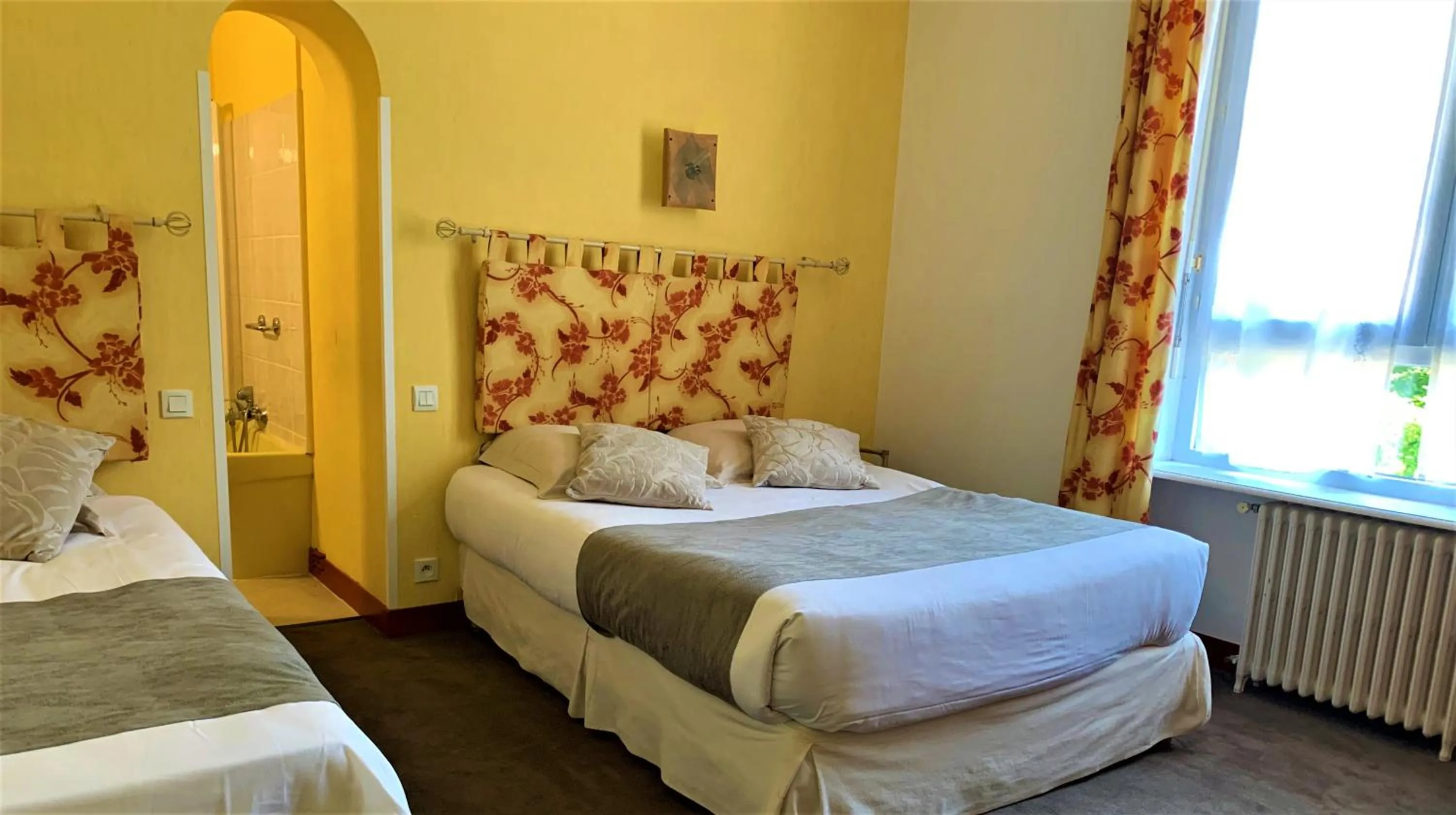 Bedroom, Bed in Les Camelias