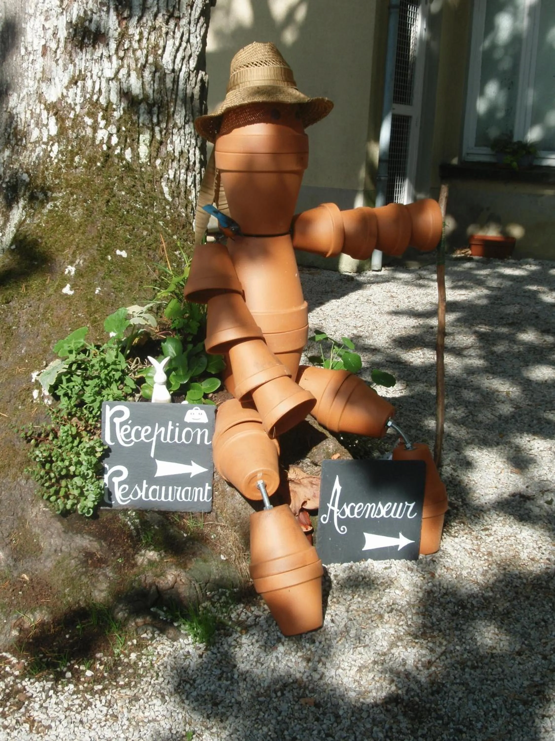 Decorative detail in Les Camelias