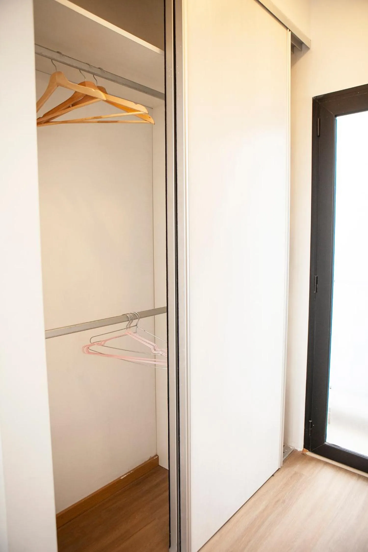 wardrobe in Monroe Suites