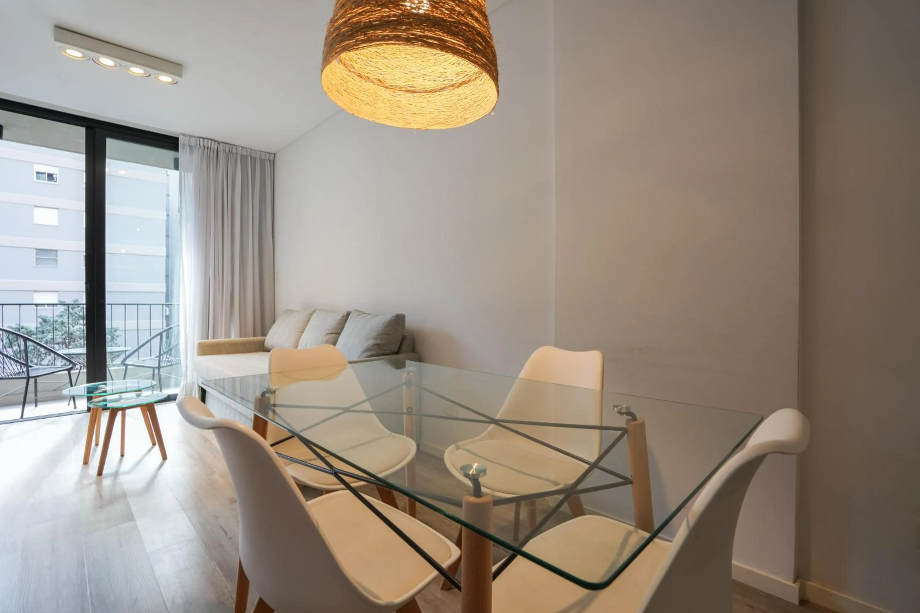 Dining area in Monroe Suites