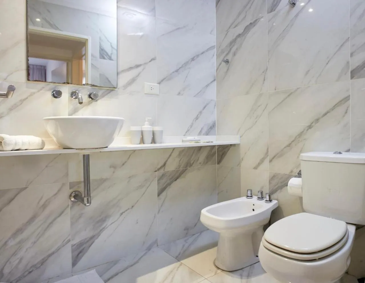 Bathroom in Monroe Suites