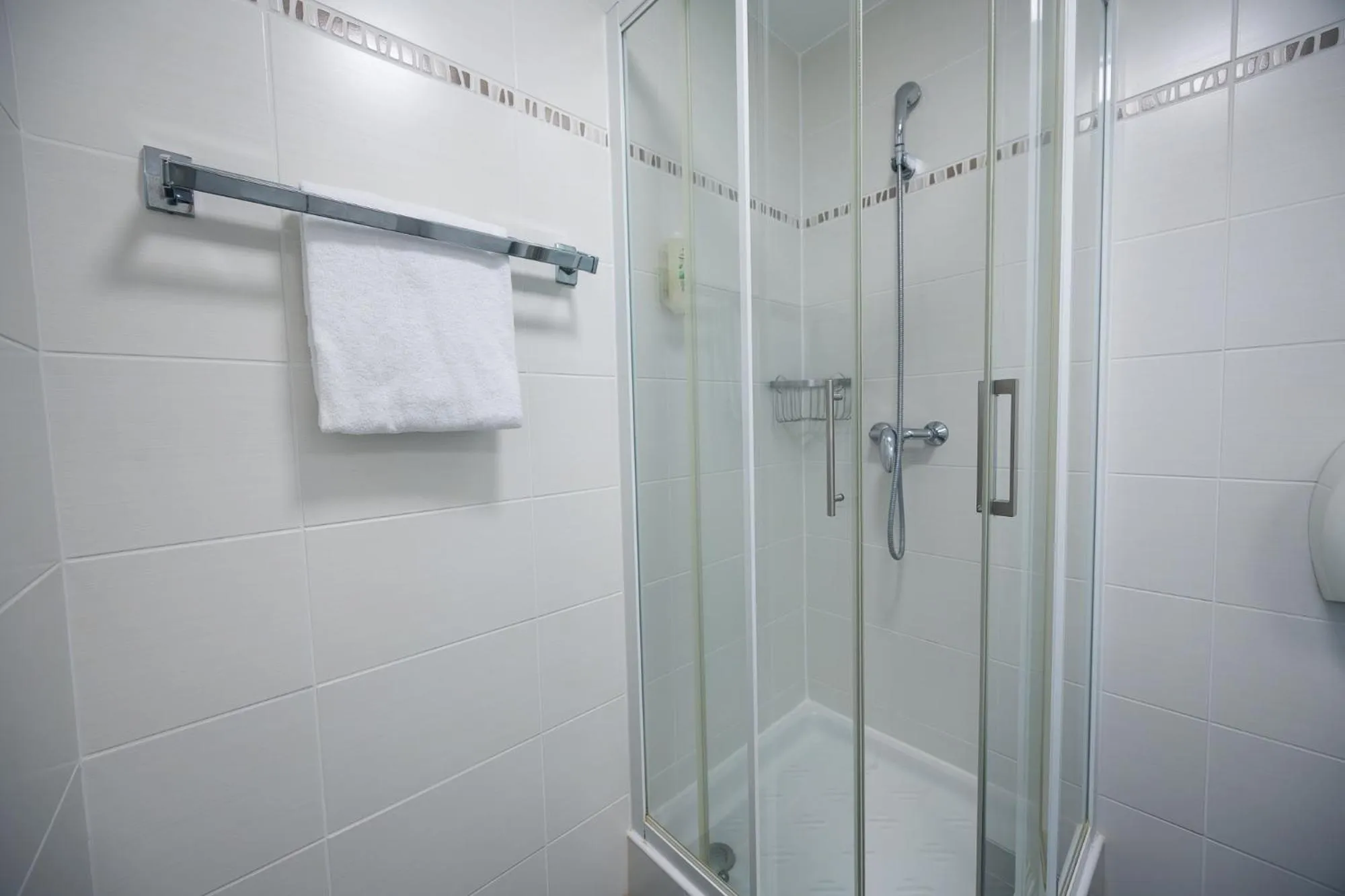 Shower in Hôtel de France - Le Patriarche