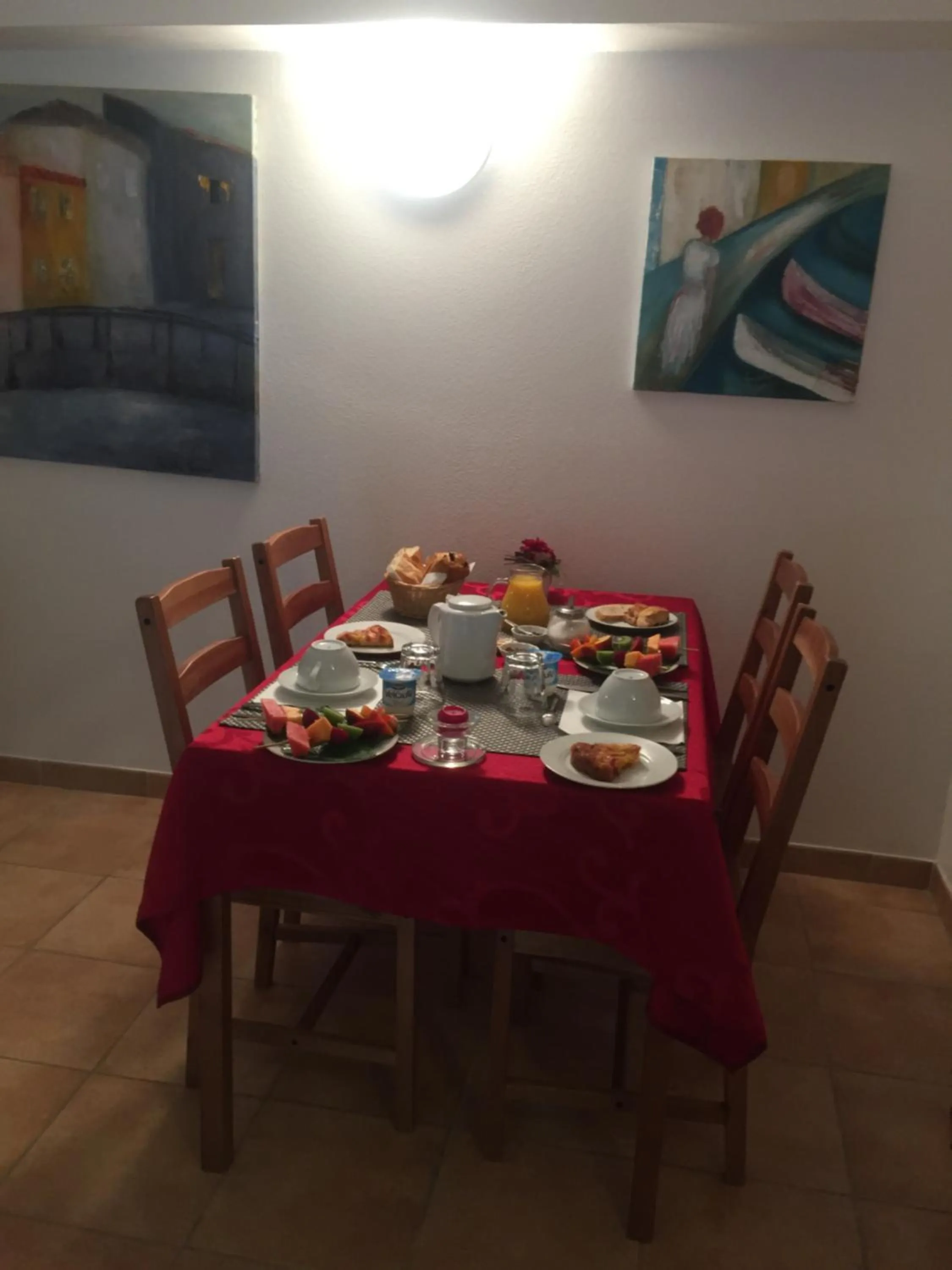 Continental breakfast in Le Mas des Chênes