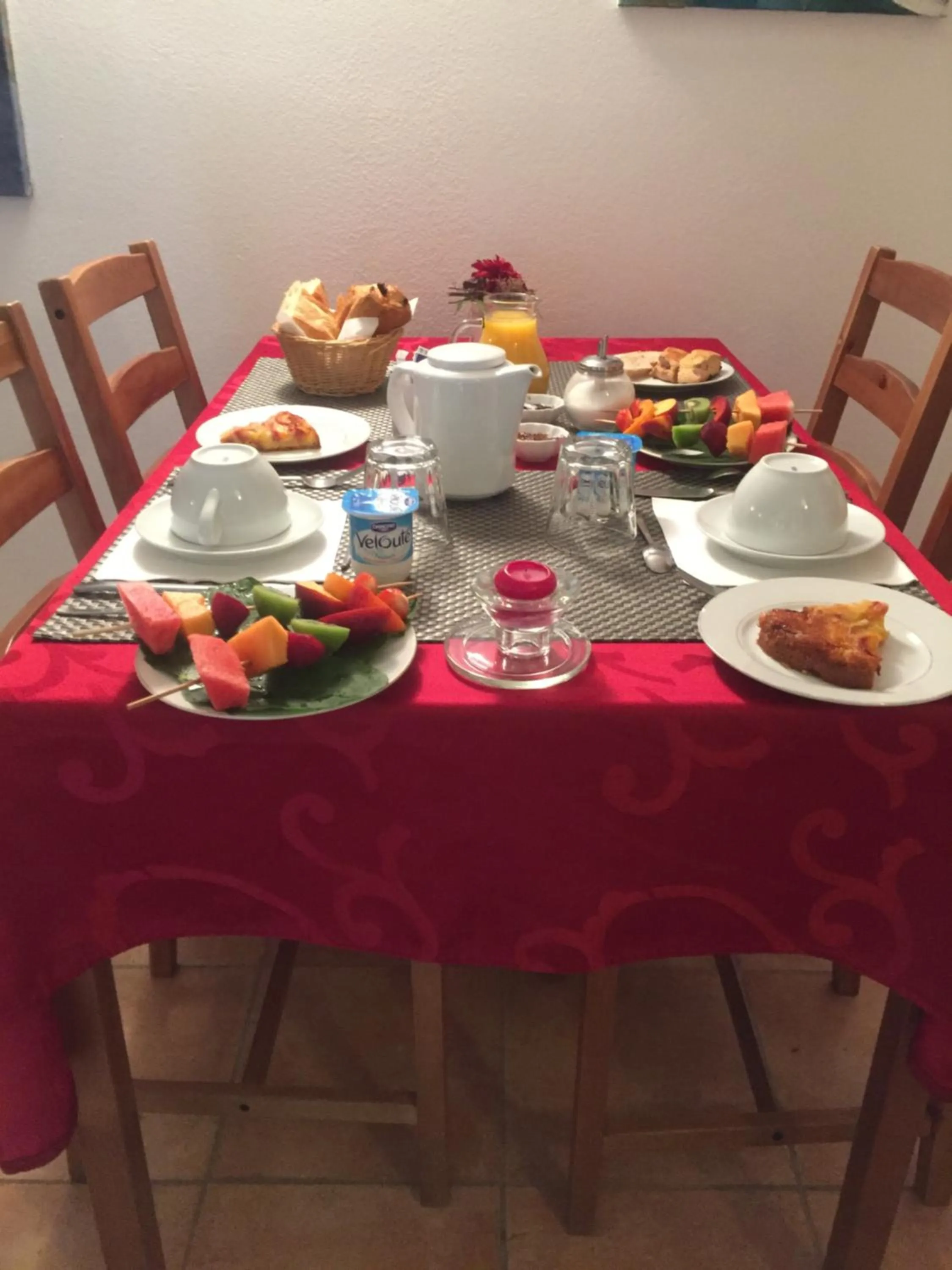 Continental breakfast in Le Mas des Chênes