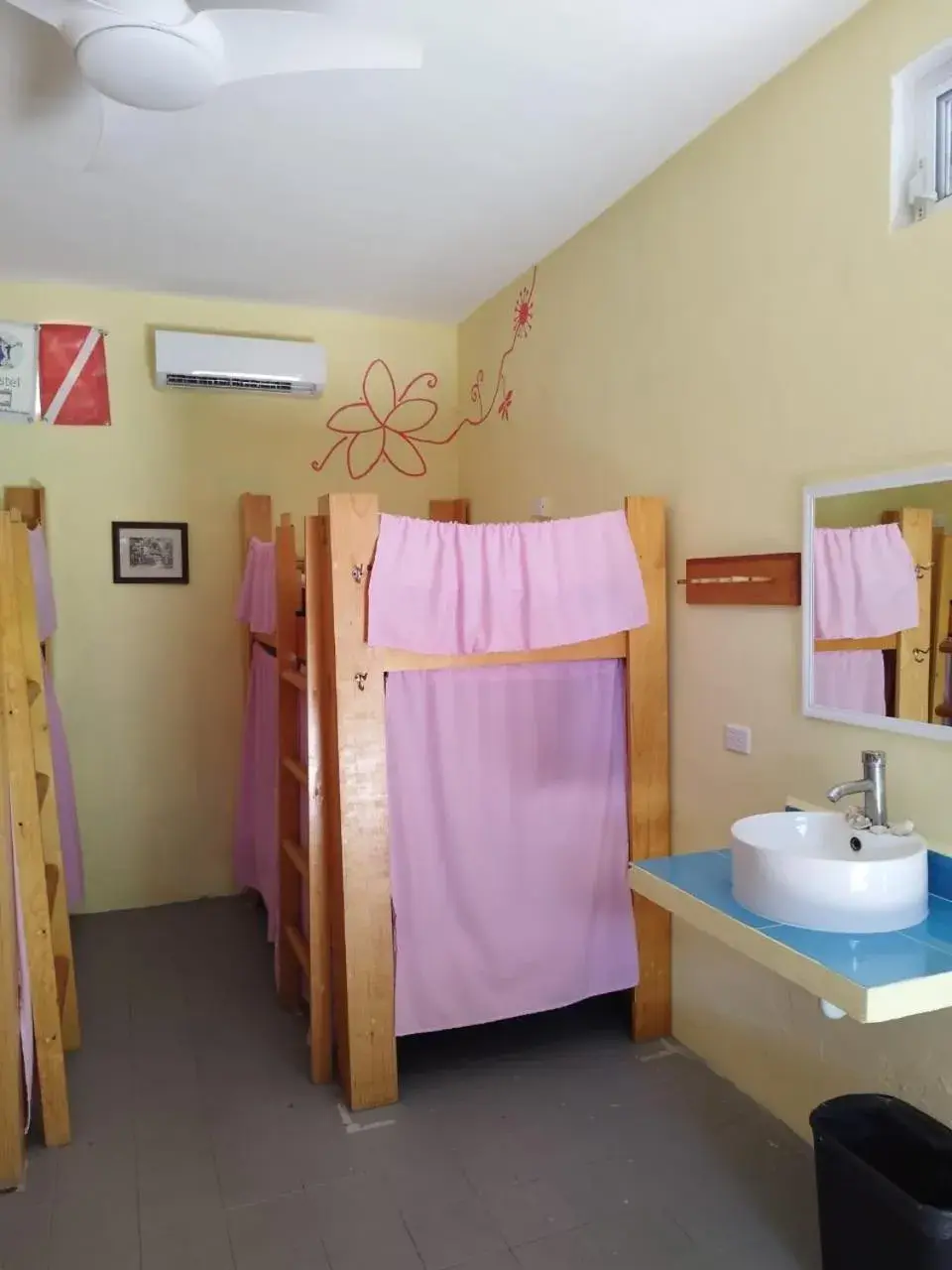 Bed in 6-Bed Female Dormitory Room in Blue Magic Hostel Bed in 6-Bed Female Dormitory Room in Blue Magic Hostel