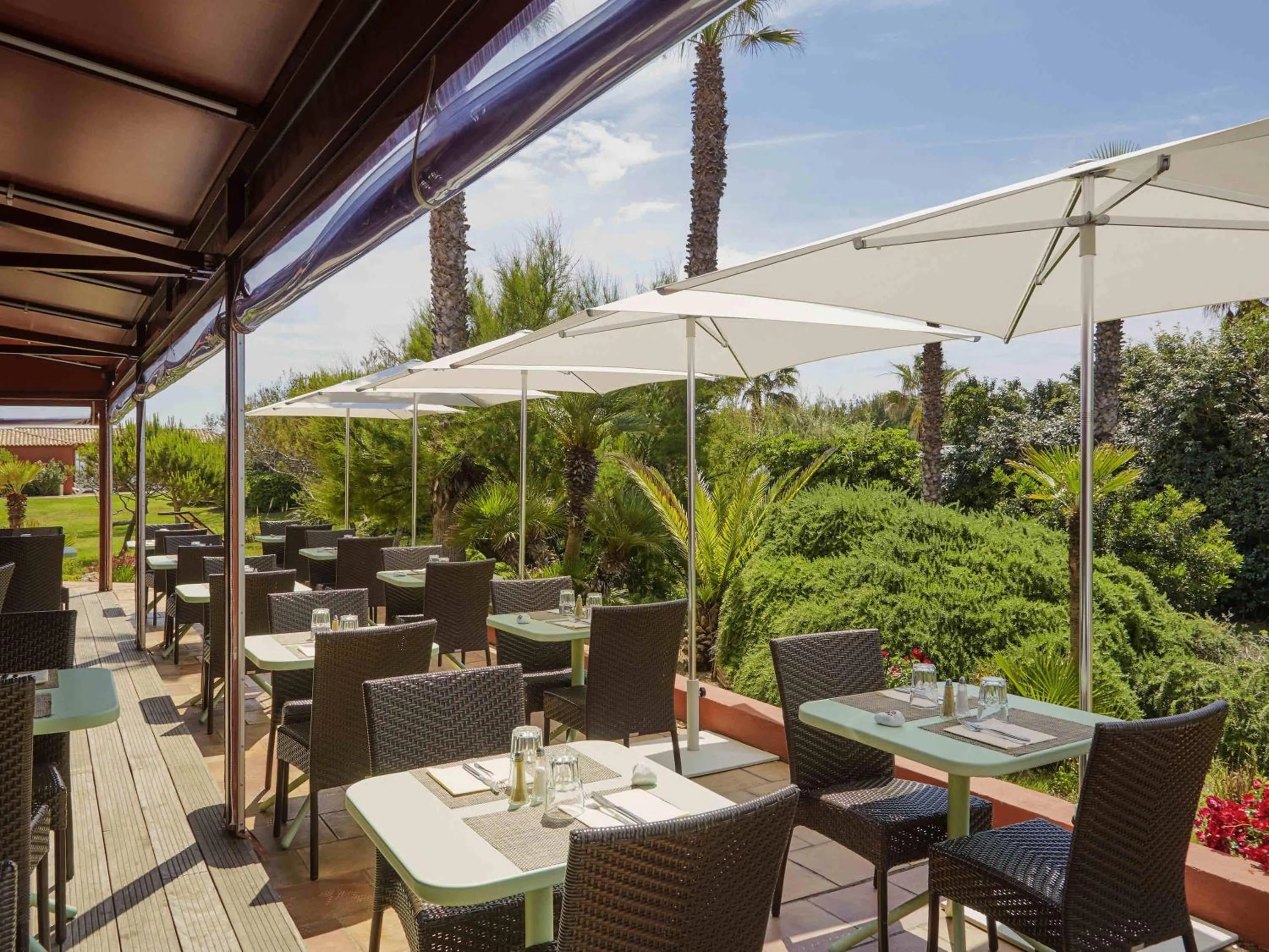 Restaurant/places to eat in ibis Thalassa Hyeres Plage