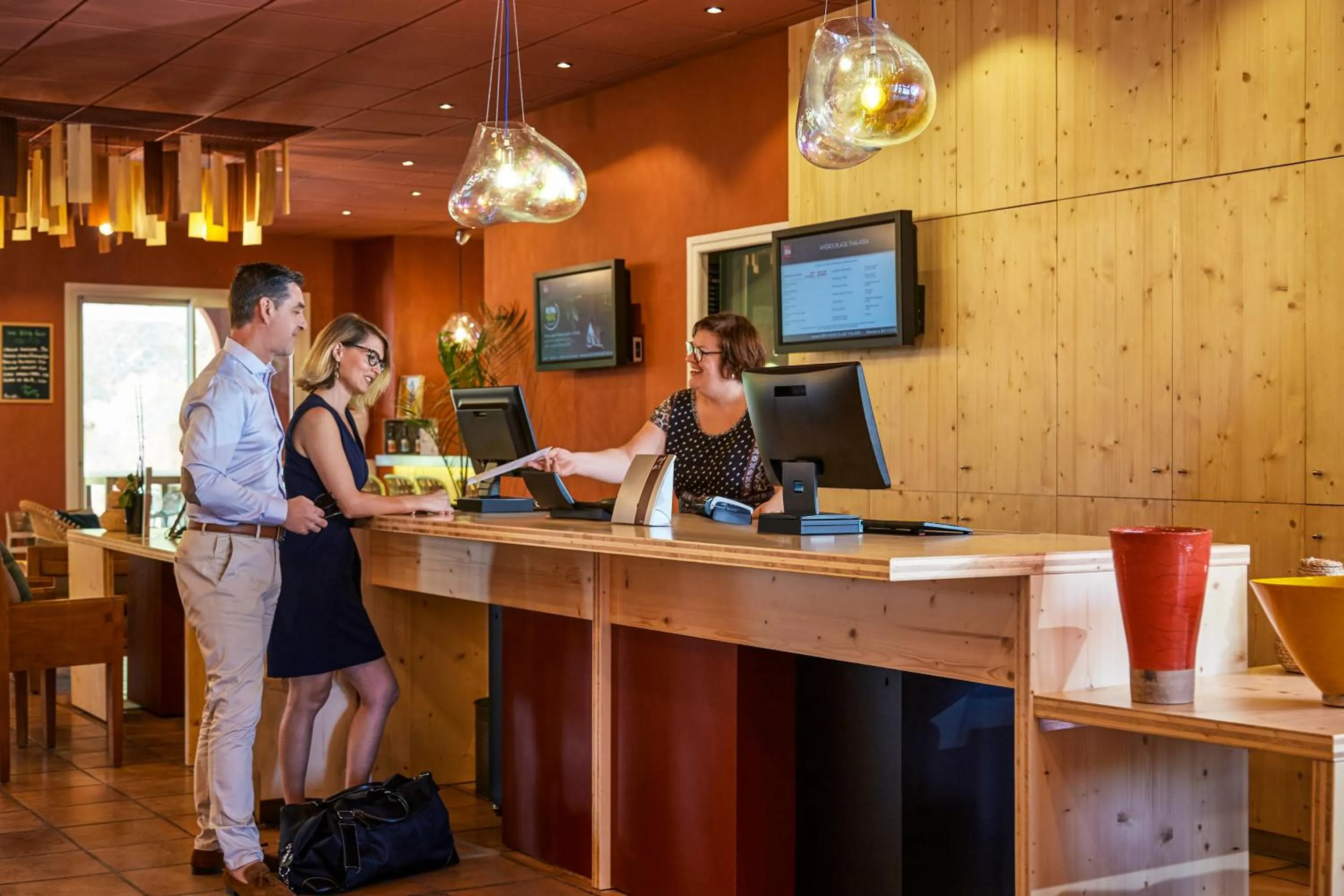 Lobby or reception in ibis Thalassa Hyeres Plage