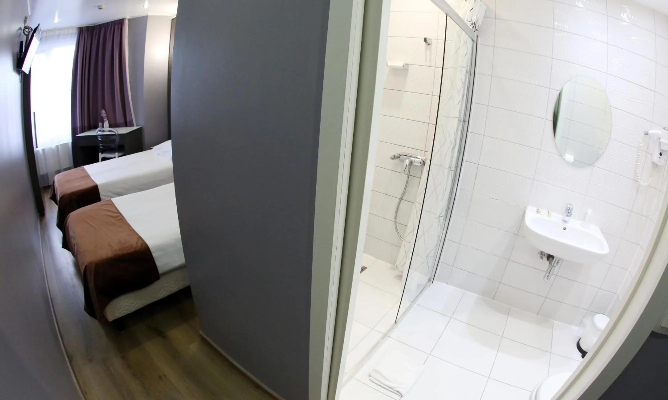 Photo of the whole room, Bed in Hotel Phenix