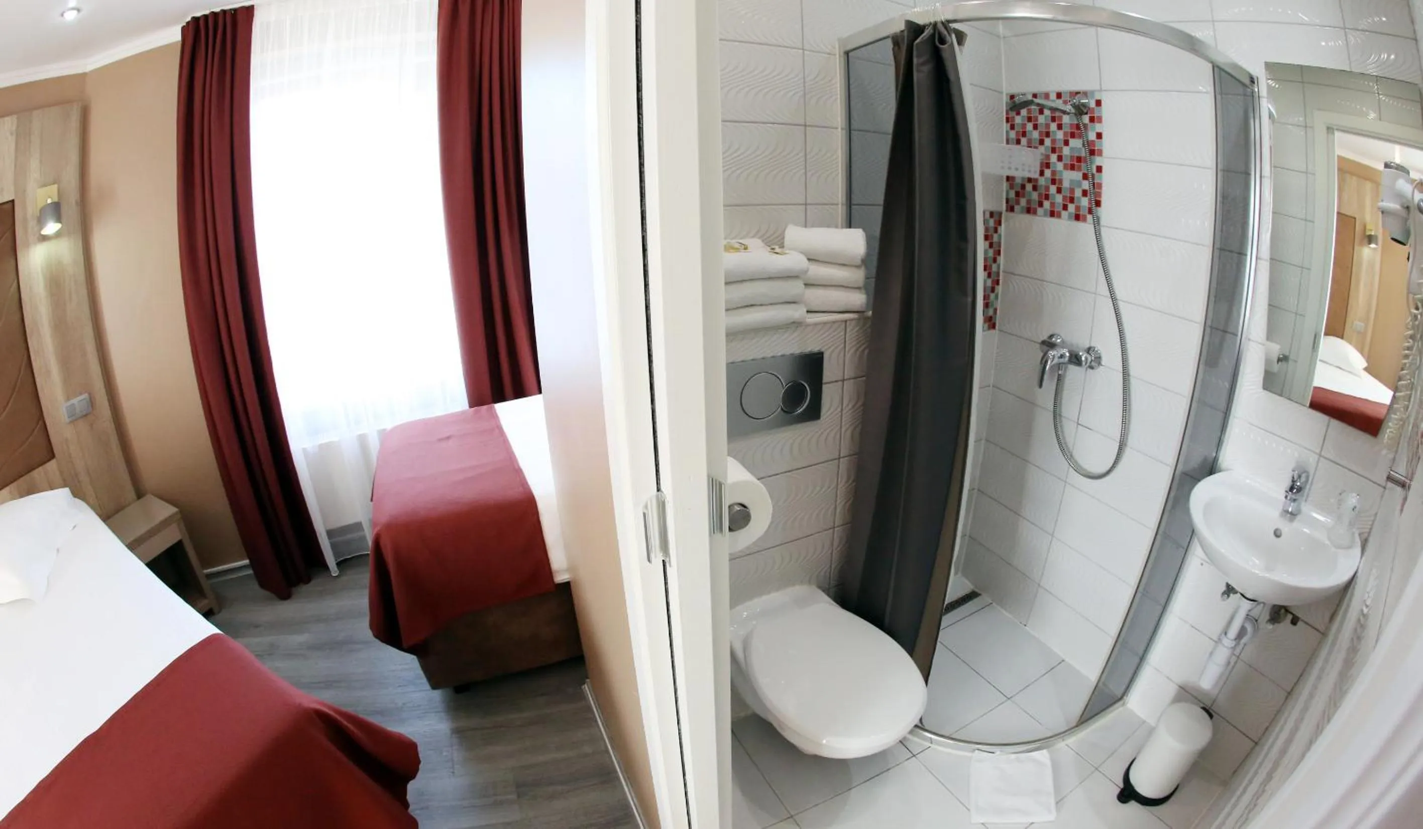 Shower, Bed in Hotel Phenix