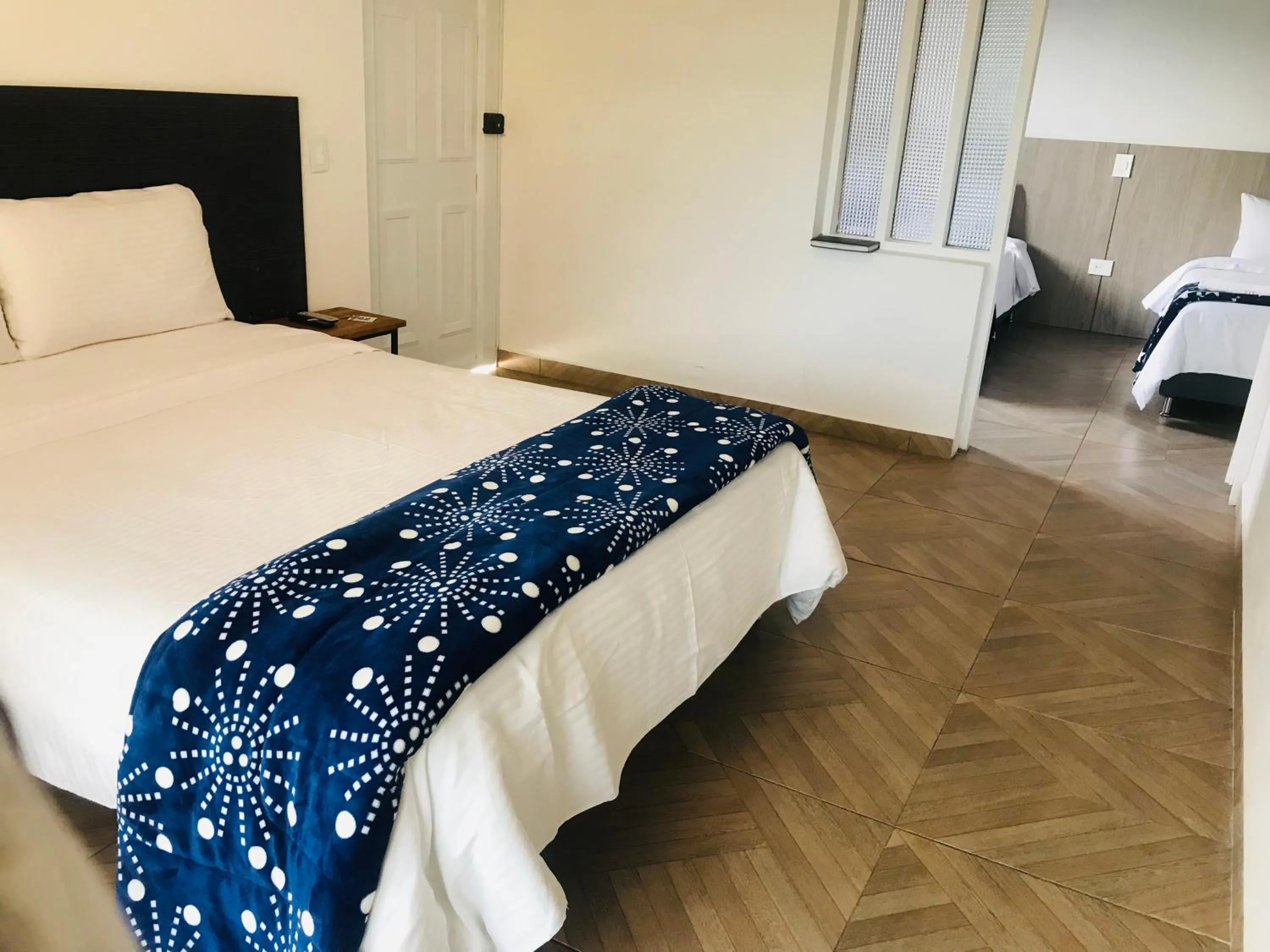 Photo of the whole room, Bed in Hotel & Golf Isak Aeropuerto