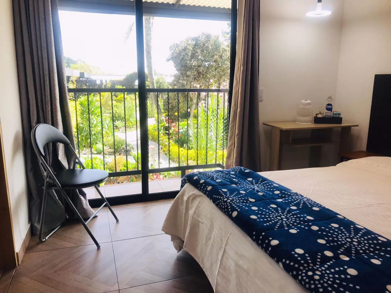 Photo of the whole room, Bed in Hotel & Golf Isak Aeropuerto