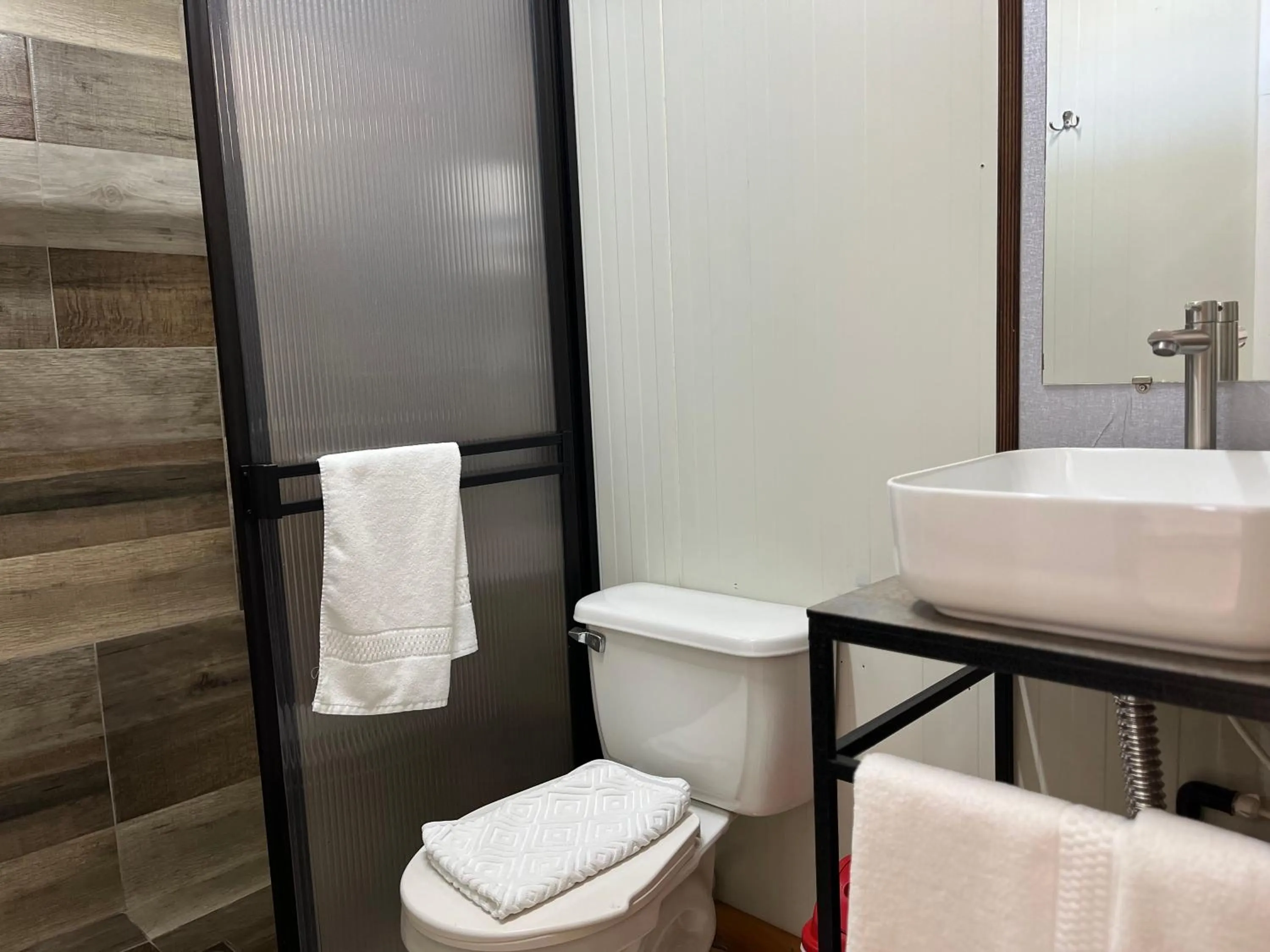 Shower in Hotel & Golf Isak Aeropuerto