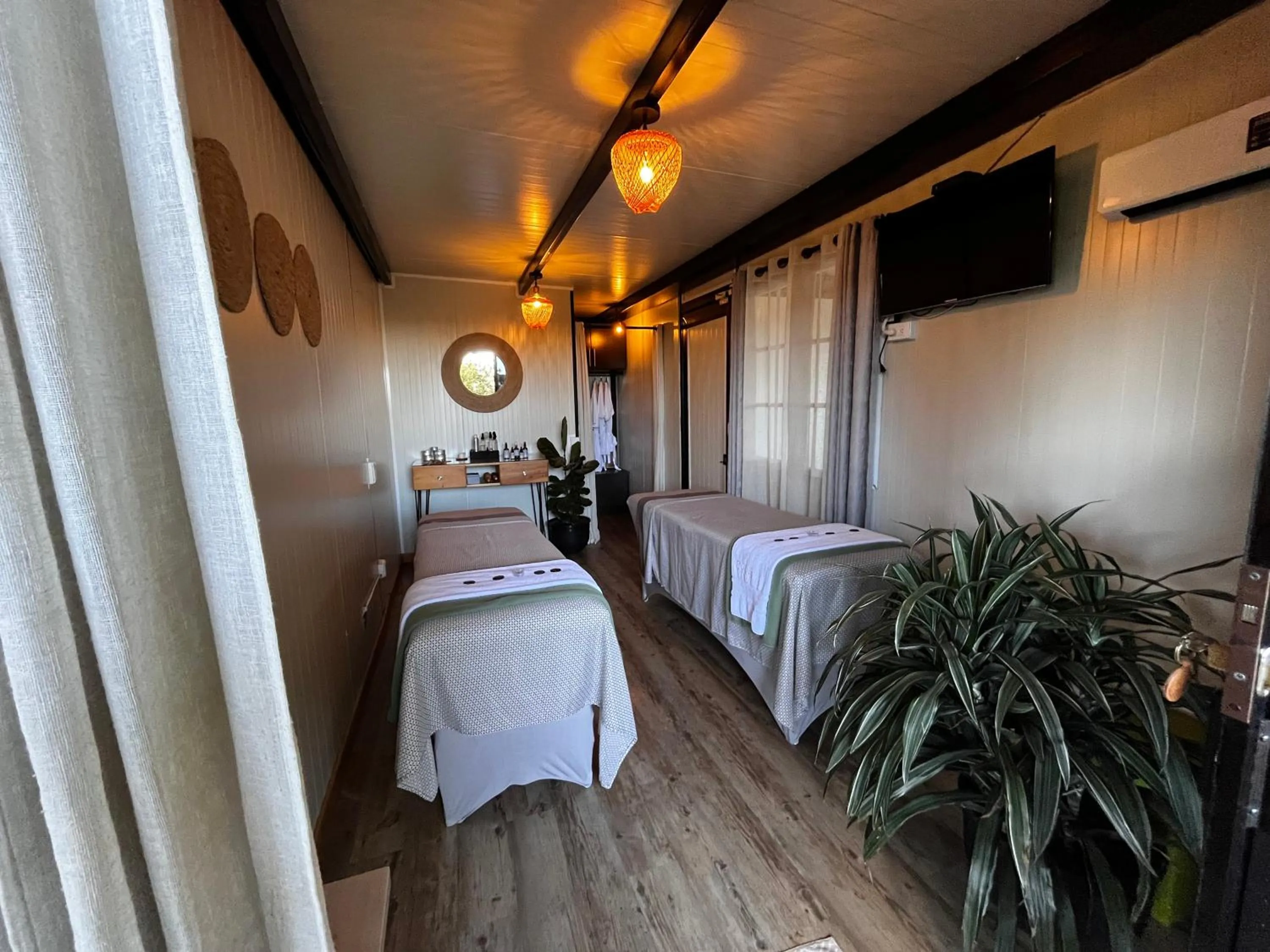 Spa and wellness centre/facilities, Bed in Hotel & Golf Isak Aeropuerto