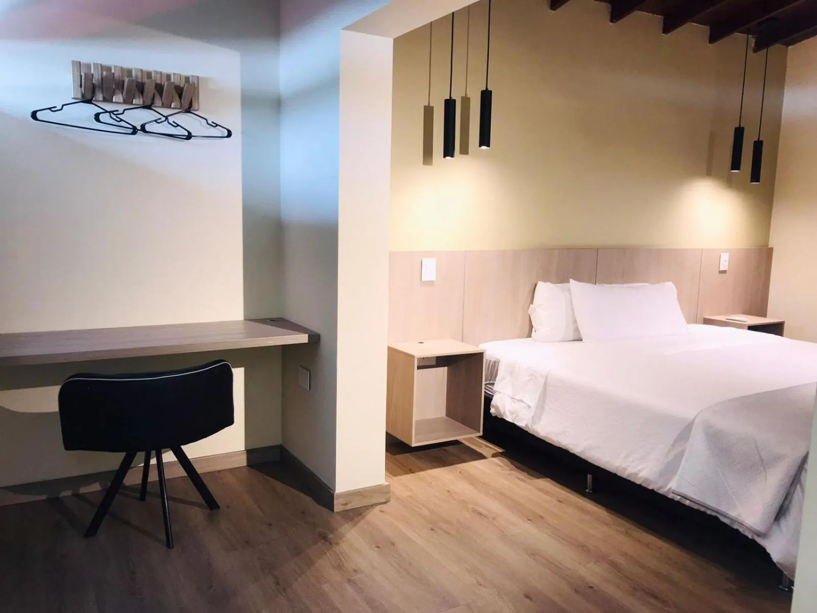 Photo of the whole room, Bed in Hotel & Golf Isak Aeropuerto