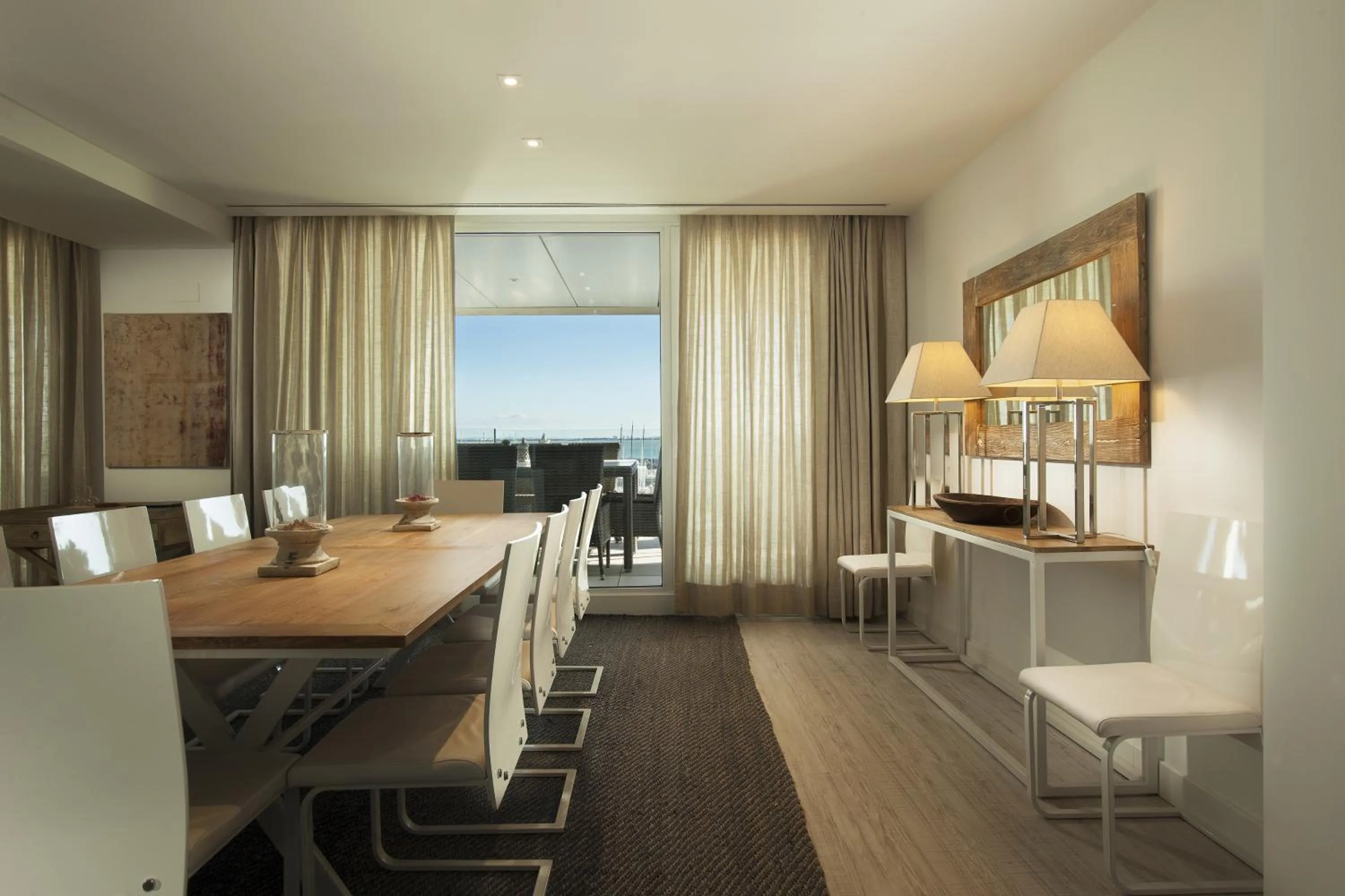 Photo of the whole room in Suites Puerto Sherry