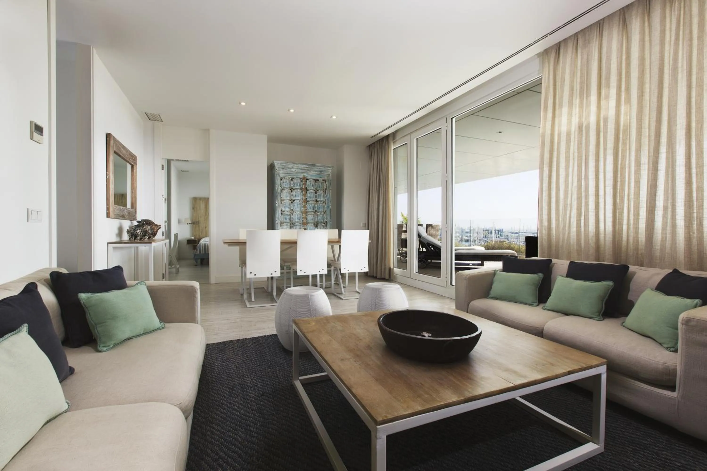 Living room in Suites Puerto Sherry