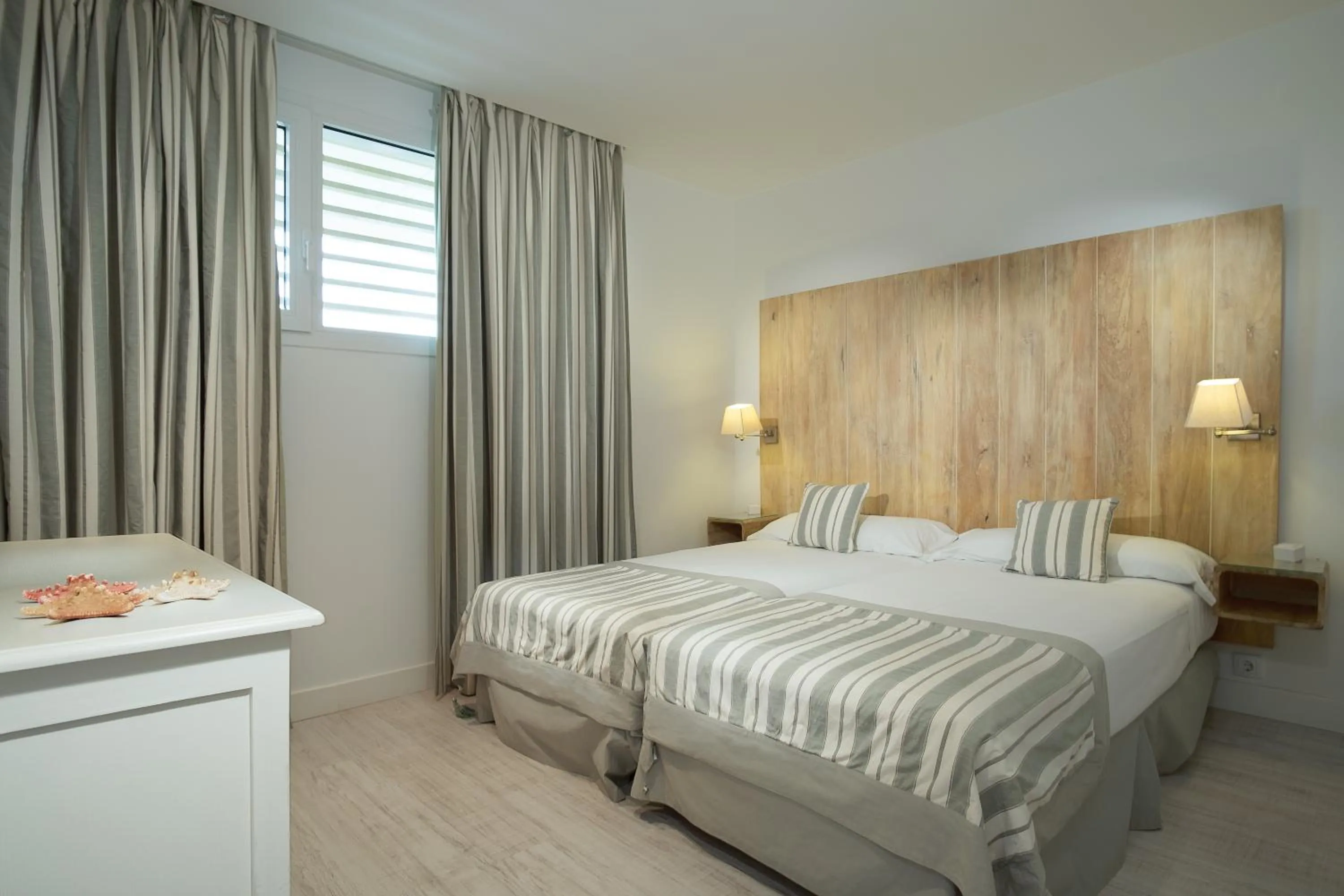 Bed in Suites Puerto Sherry