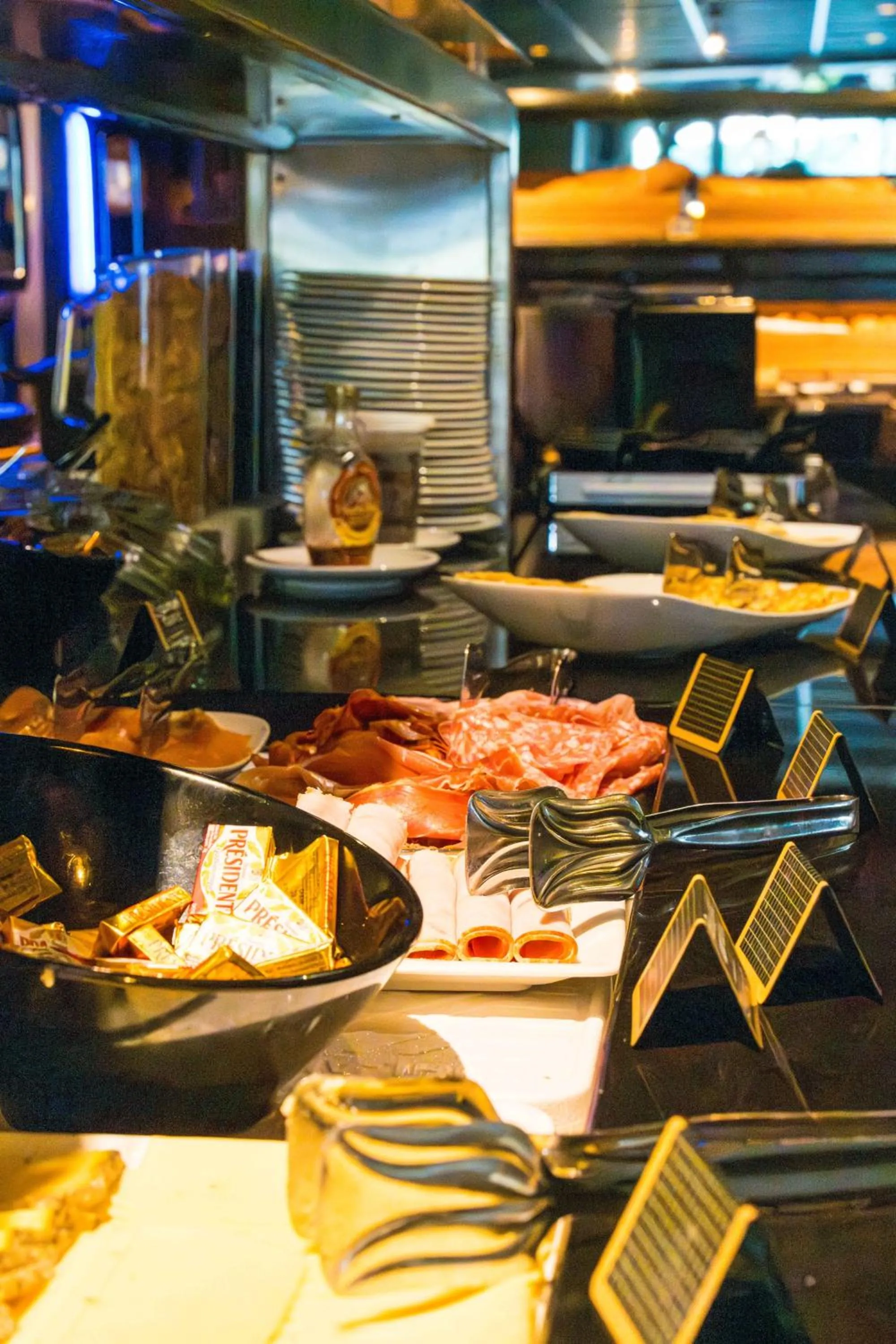 Buffet breakfast in Best Western Plus Clos Syrah