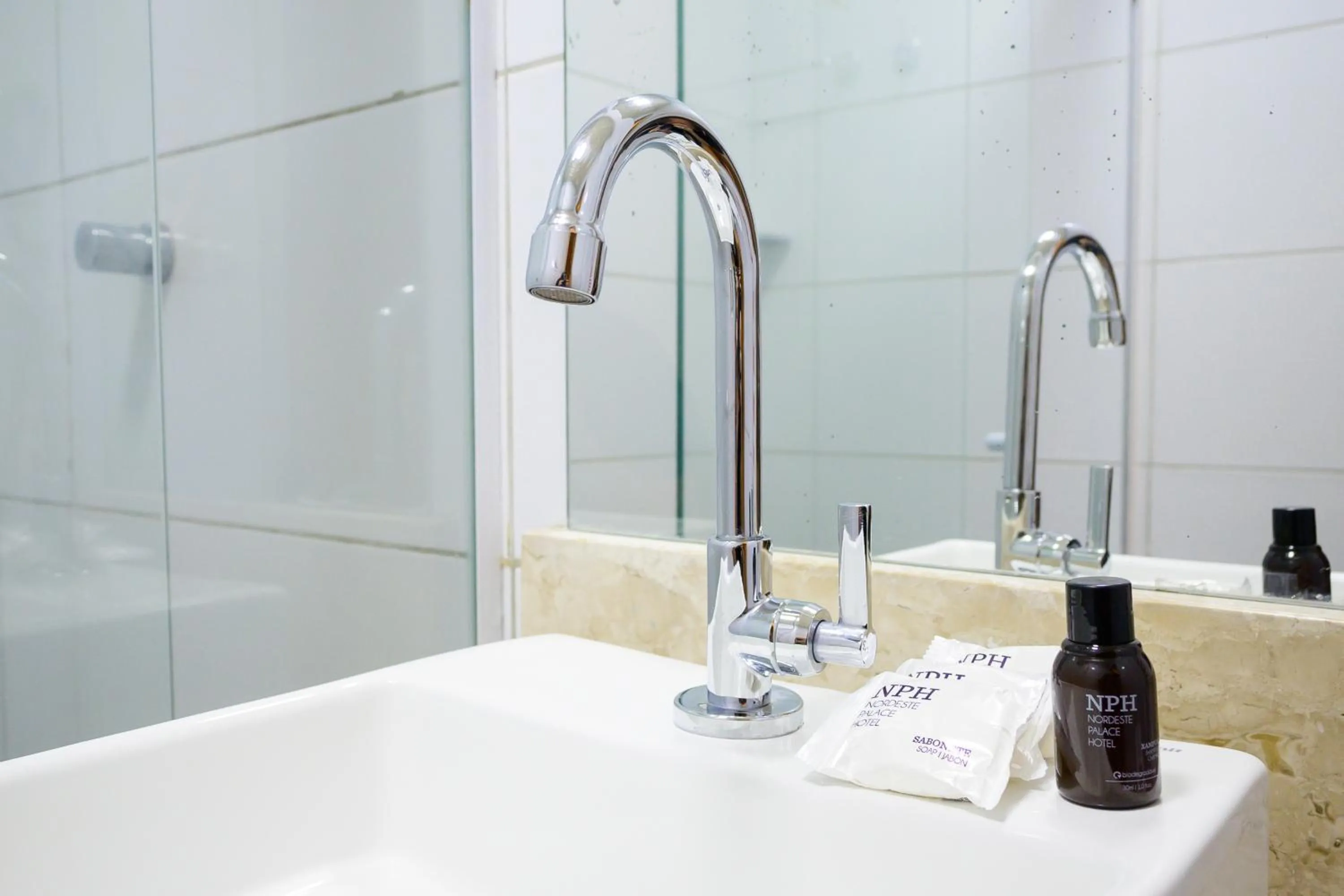 Bathroom in Nordeste Palace Hotel - Fortaleza