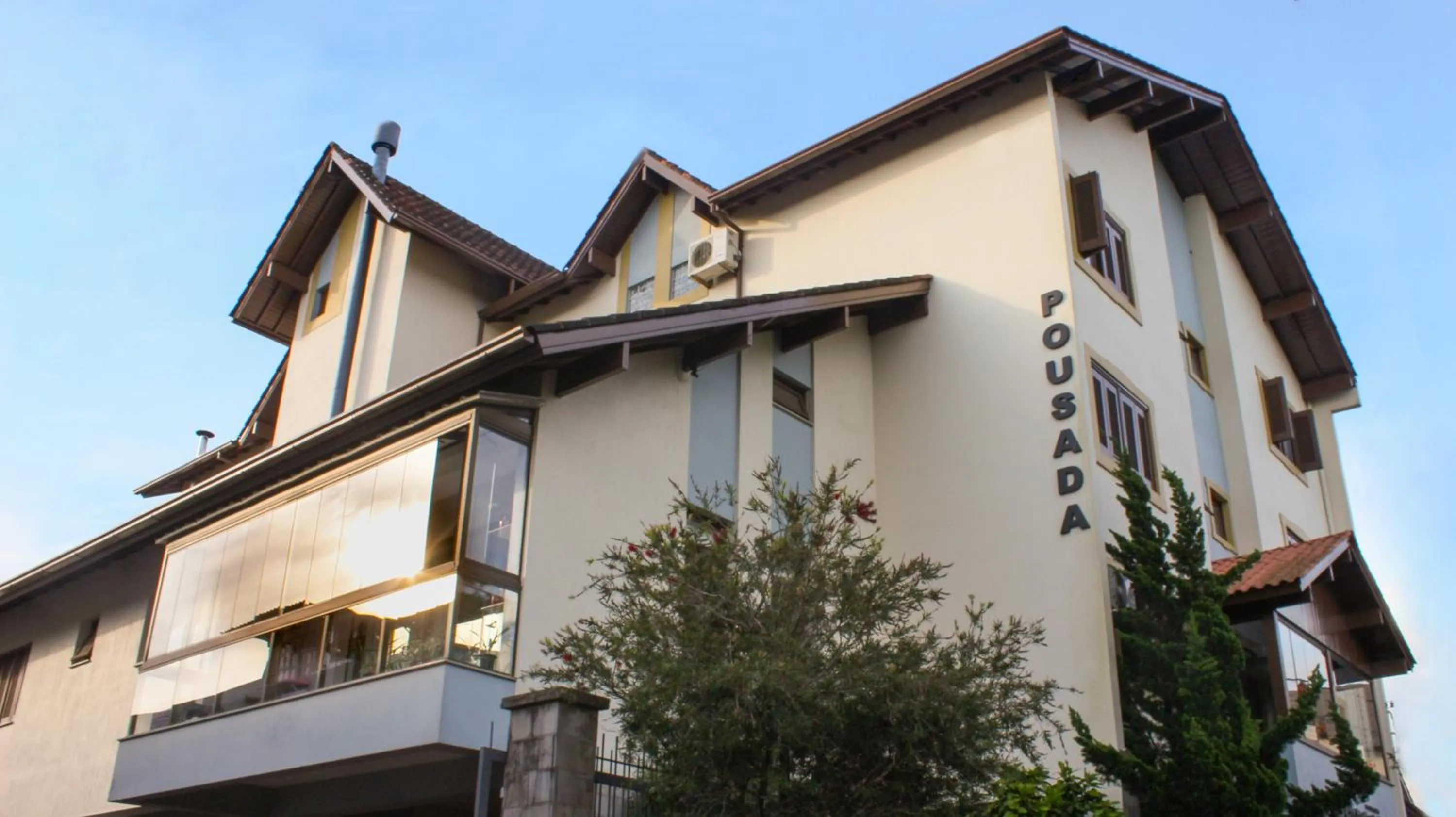 Property building in Pousada Serrana