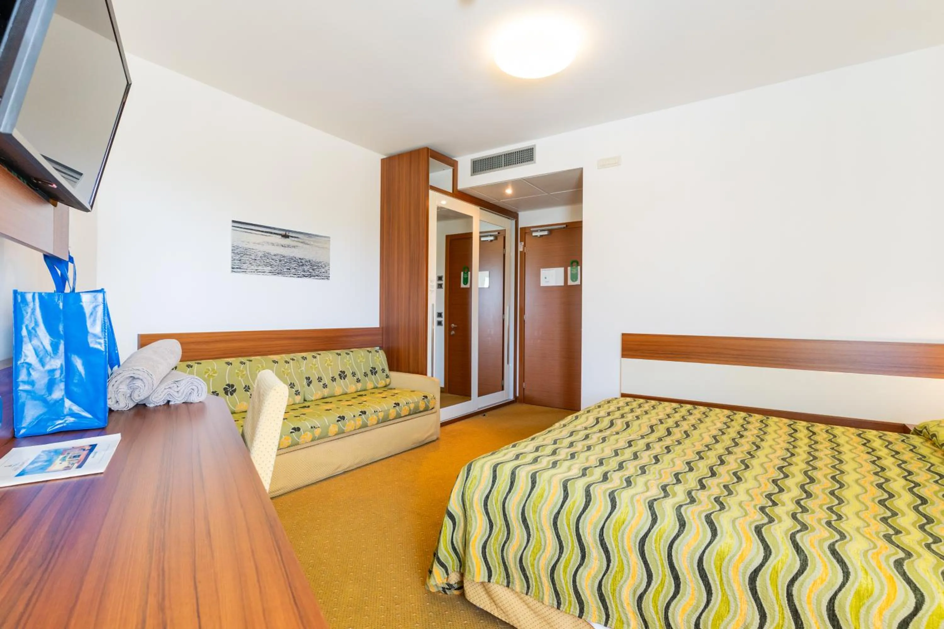 Photo of the whole room, Bed in Hotel Maregolf