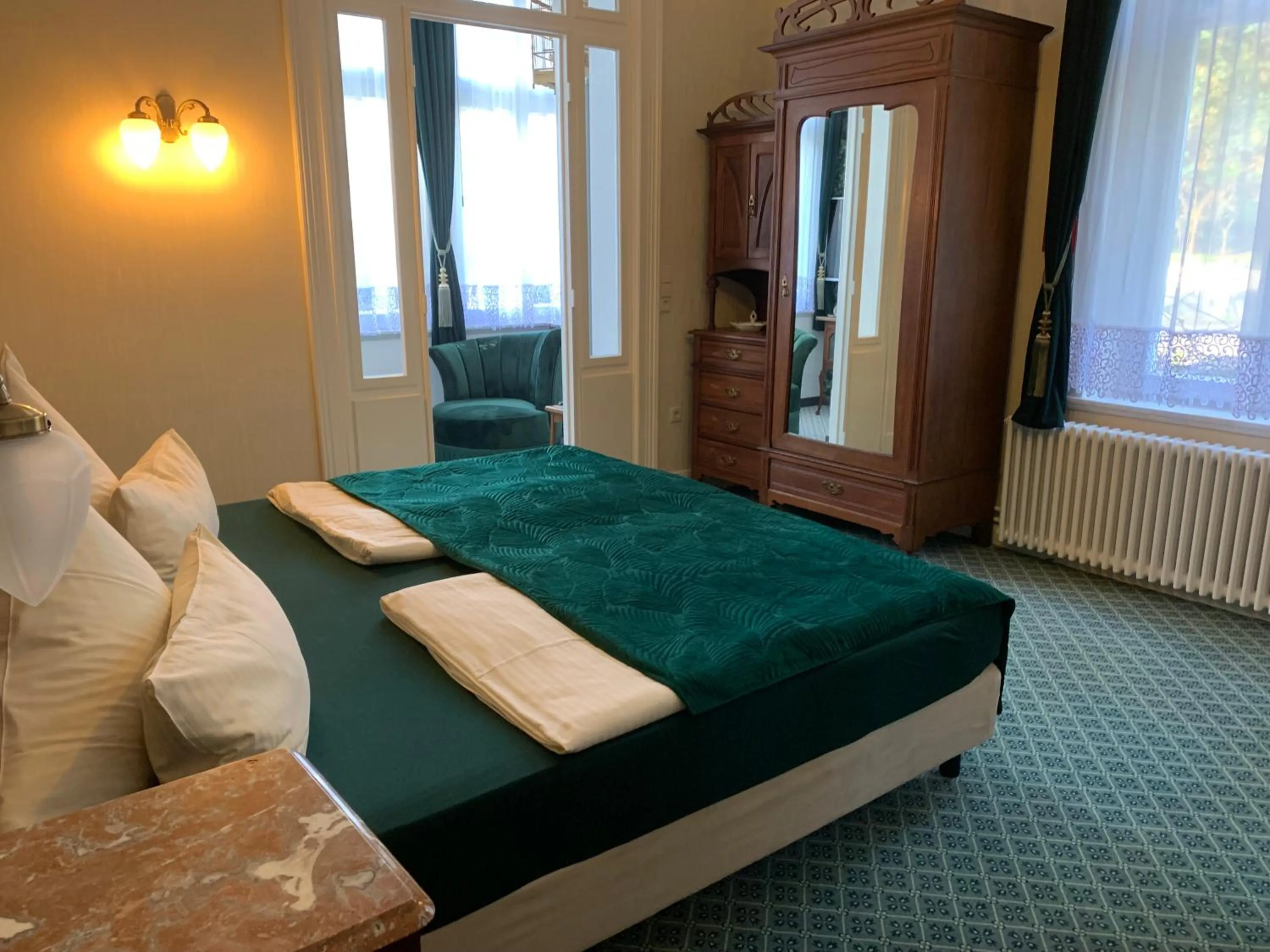 Bed in Hotel Seeufer